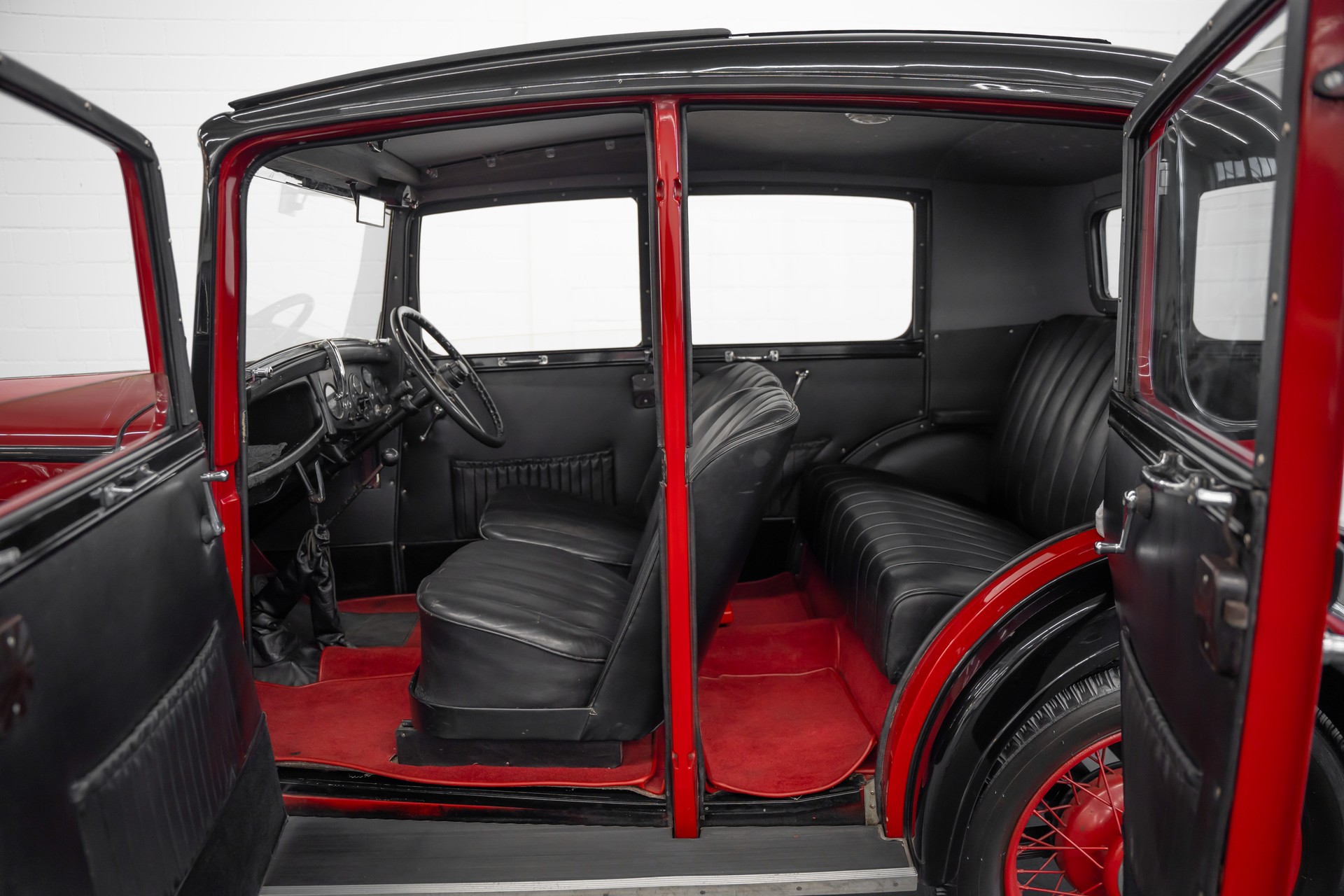 AUSTIN Ten Saloon-image-11