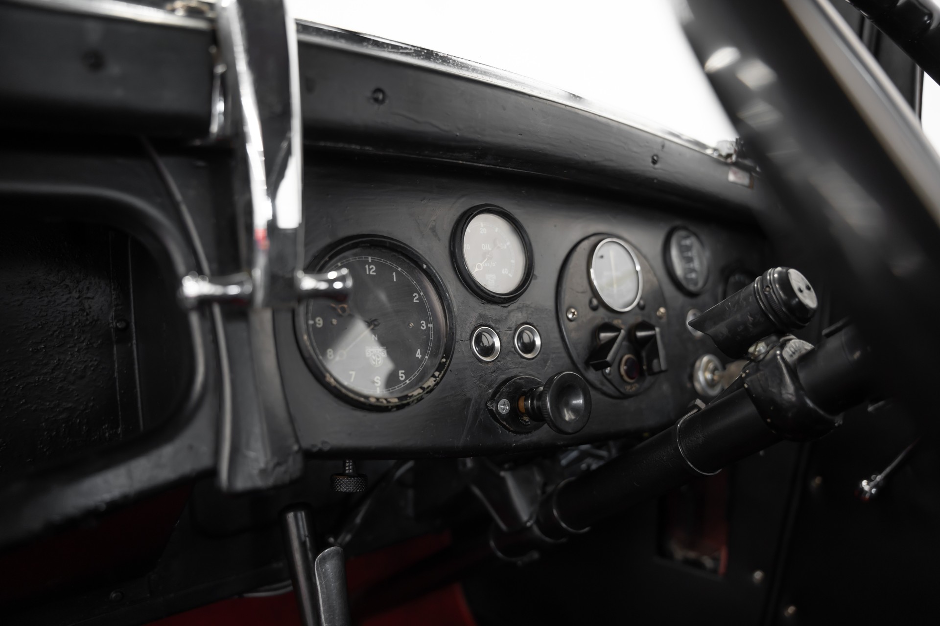 AUSTIN Ten Saloon-image-14