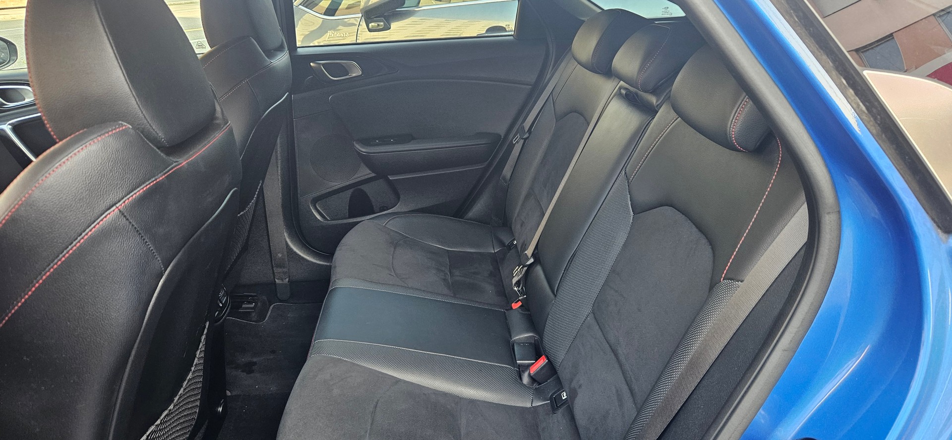 KIA ProCeed 1.6 T-GDi GT DCT-image-8