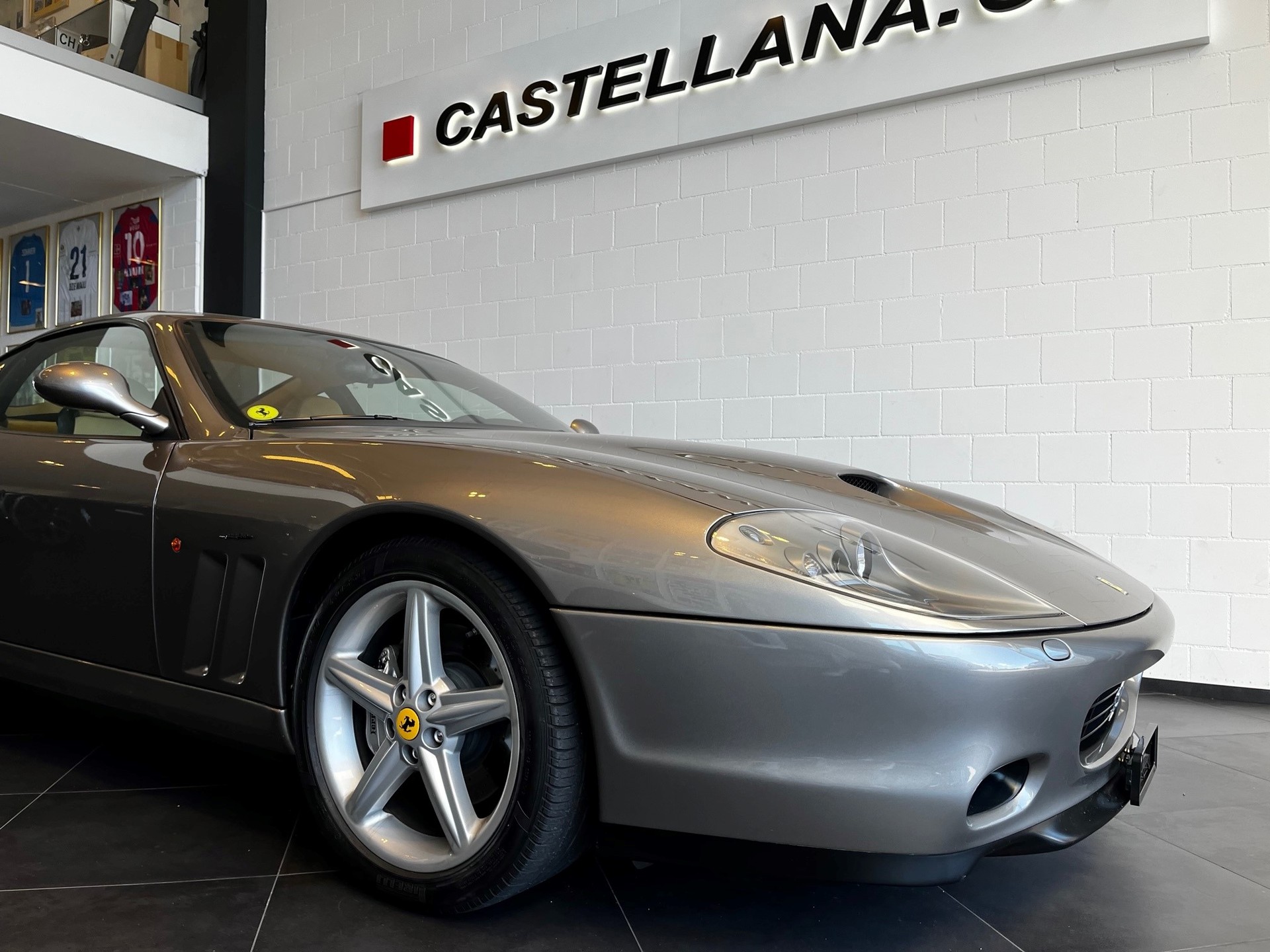 FERRARI 575M-showroom-element-1