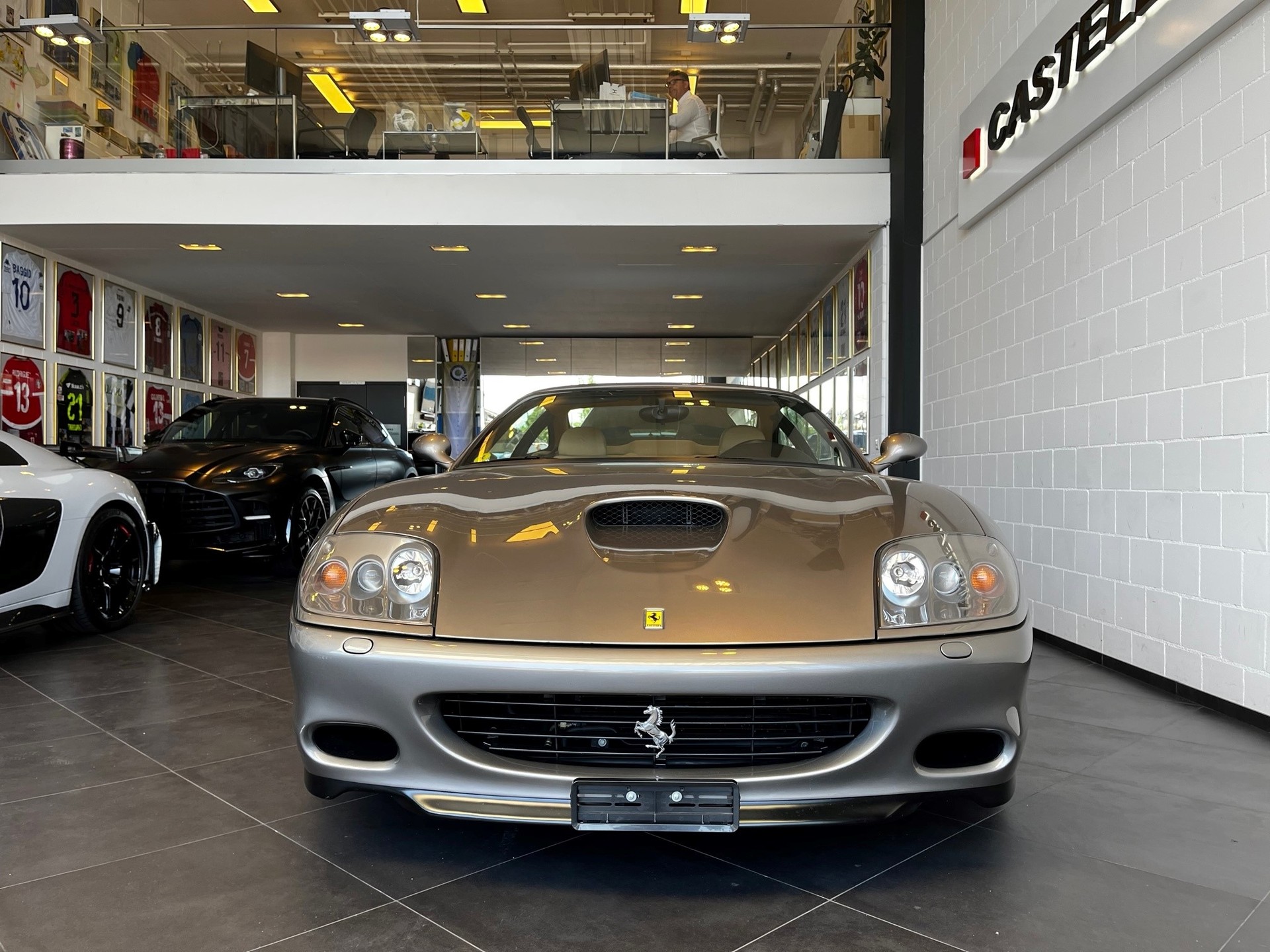FERRARI 575M-showroom-element-2