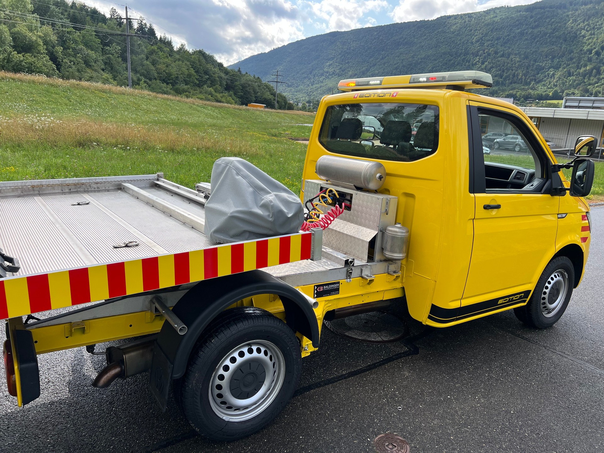 VW 4X4 "BALDINGER ABSCHLEPPER" 2600 KG NUTZLAST "AB MFK" T6 2.0 TDI 4Motion. KANN MIT PERMI B GEFAHREN WERDEN.-image-5