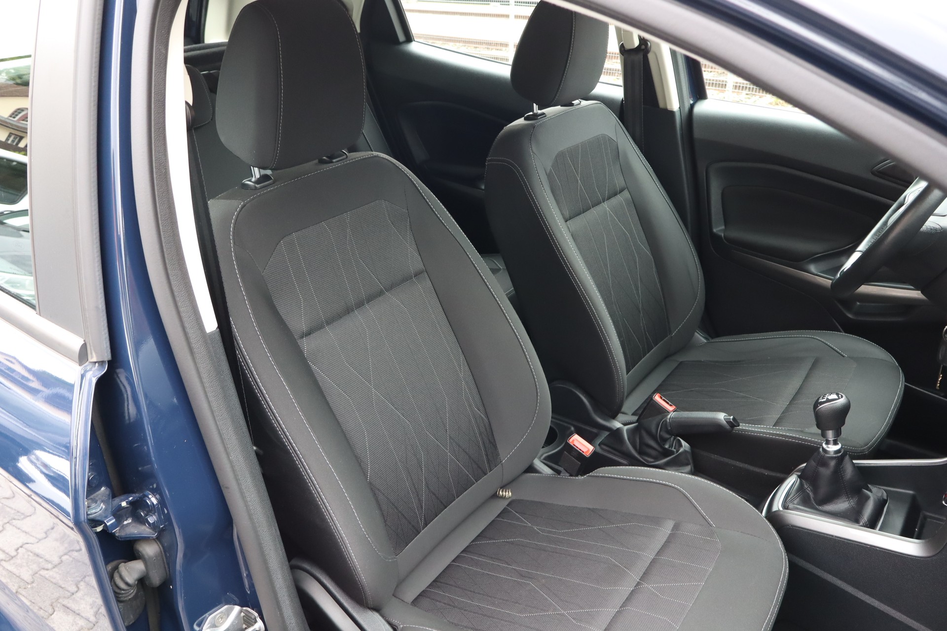 FORD EcoSport 1.0 SCTi Trend-image-16