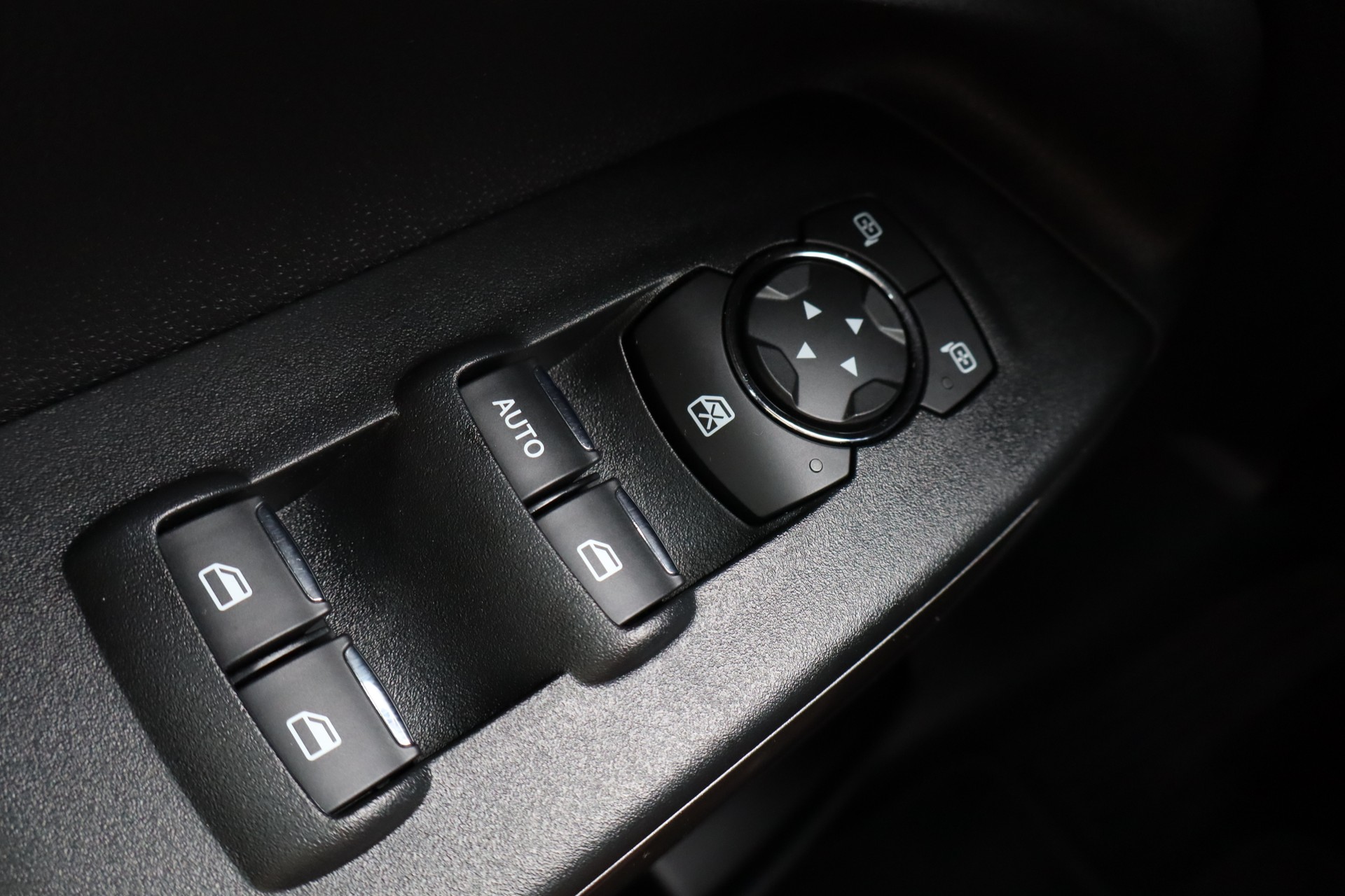 FORD EcoSport 1.0 SCTi Trend-image-12