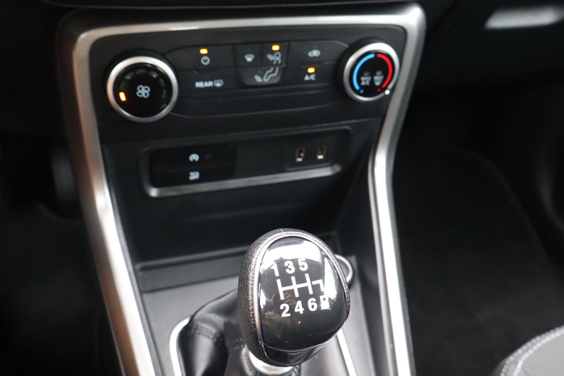 FORD EcoSport 1.0 SCTi Trend-image-14