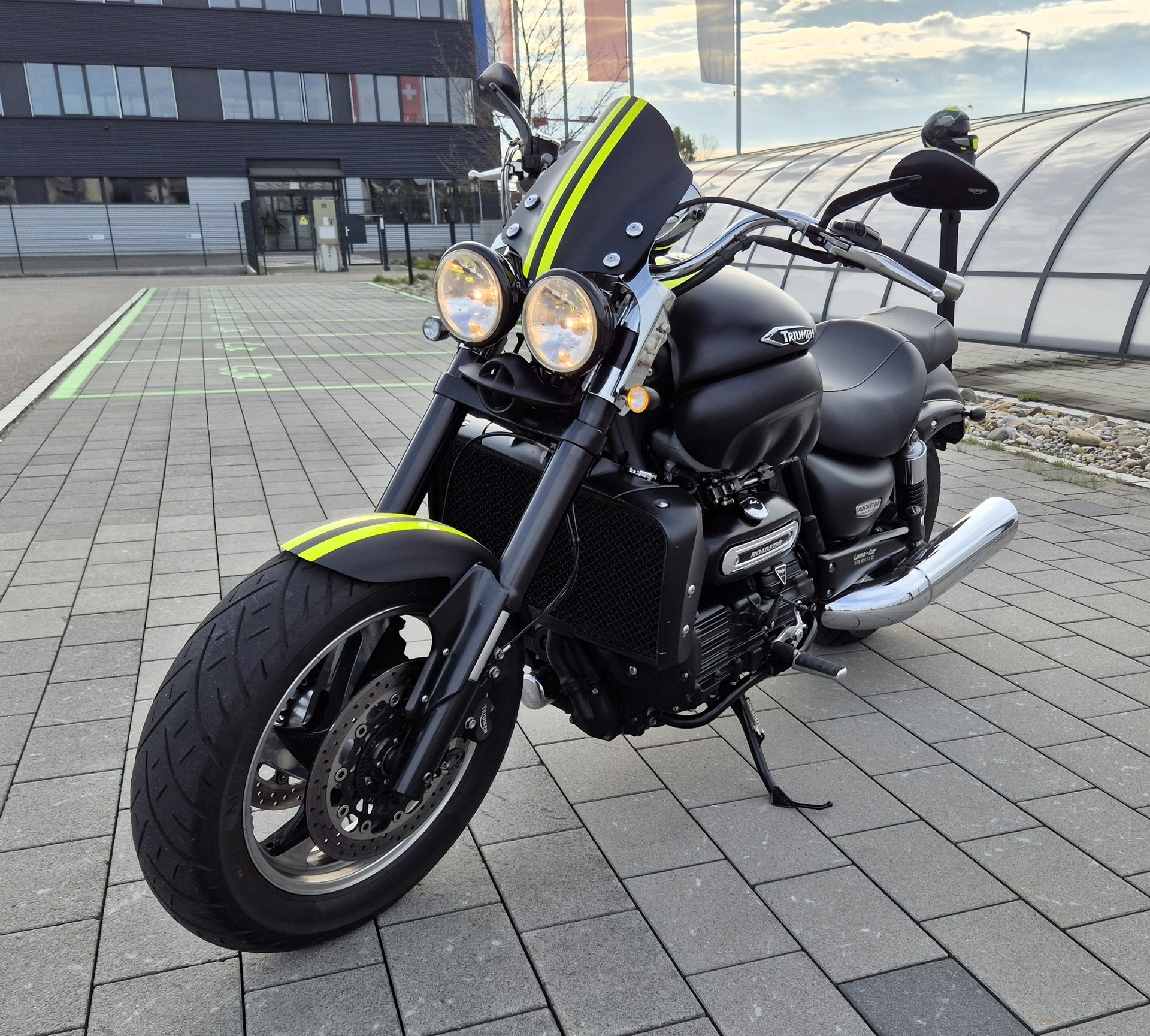 TRIUMPH Rocket III Roadster ABS / 148 PS und 221 Nm bei 2 750 U/min-image-9