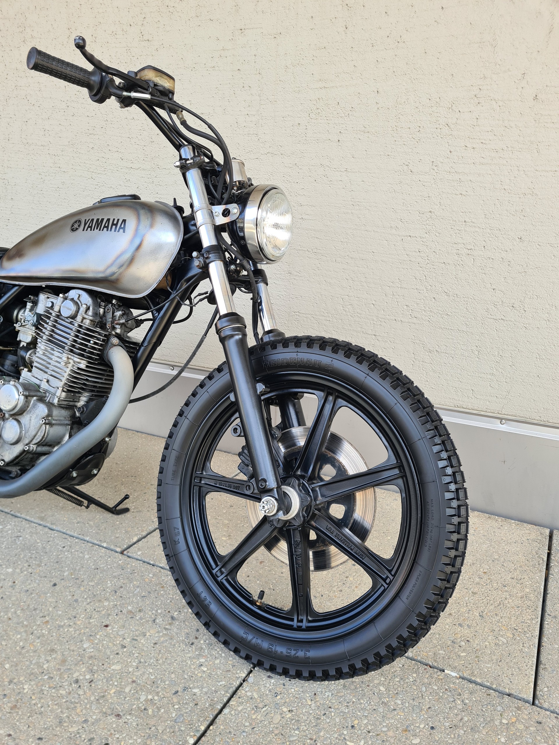 YAMAHA SR 500-image-1