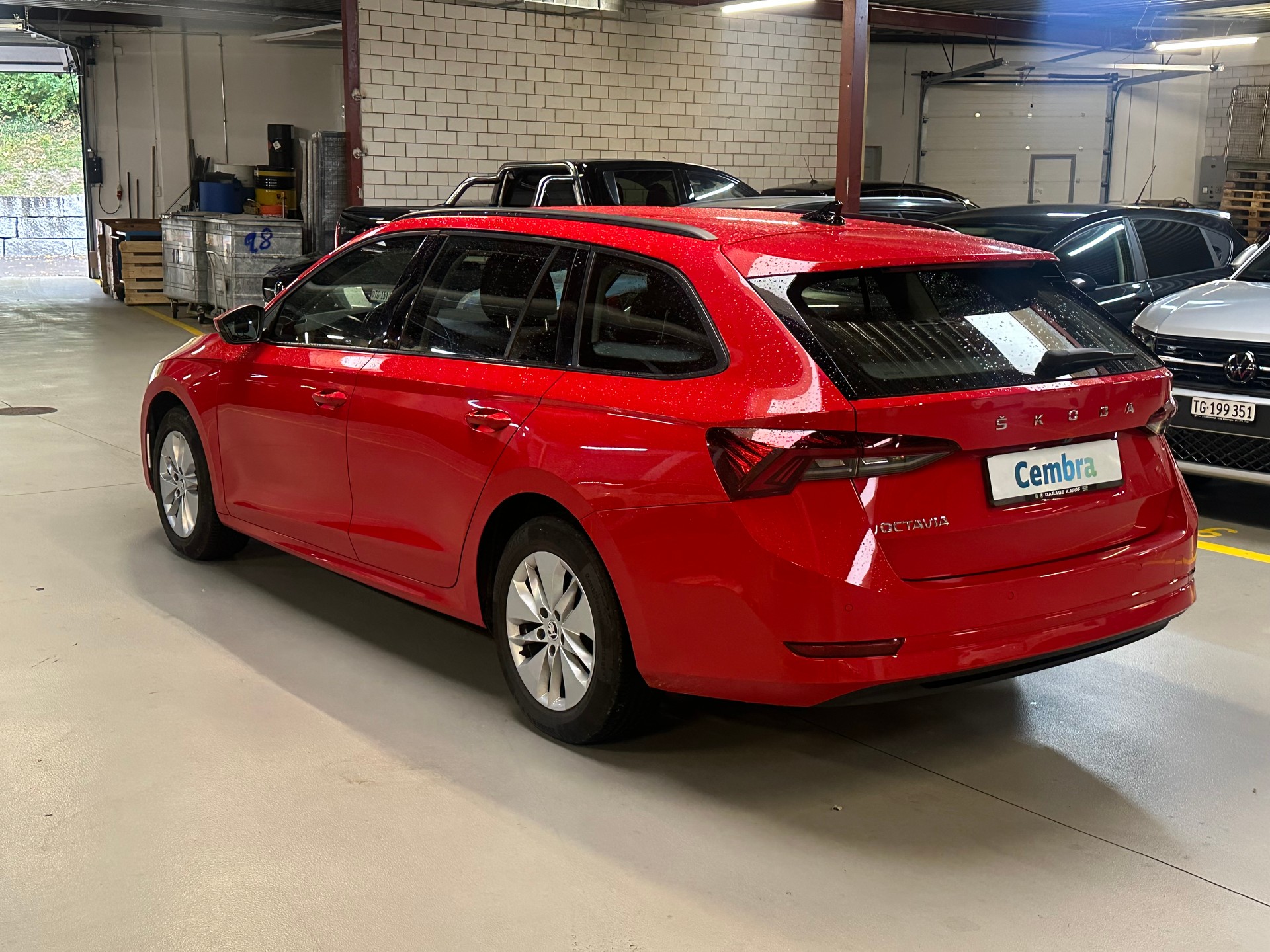 SKODA Octavia Combi 2.0 TDI DSG Ambition-showroom-element-2