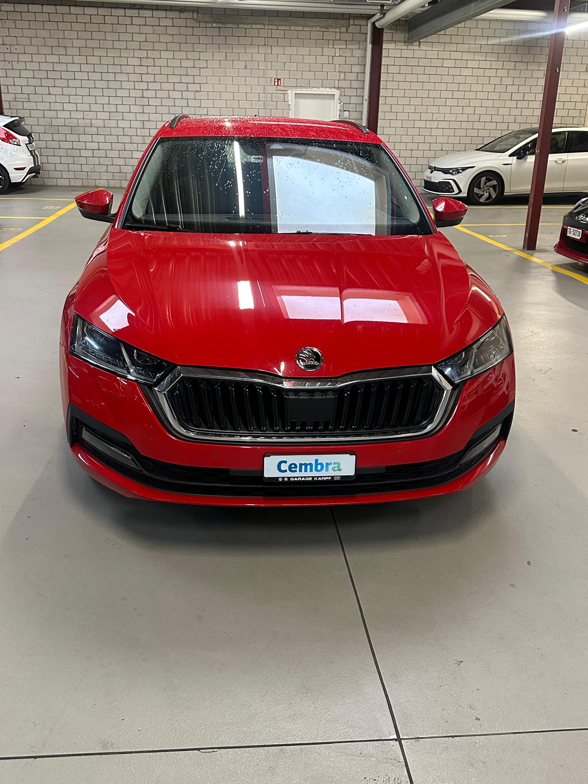 SKODA Octavia Combi 2.0 TDI DSG Ambition-image-14
