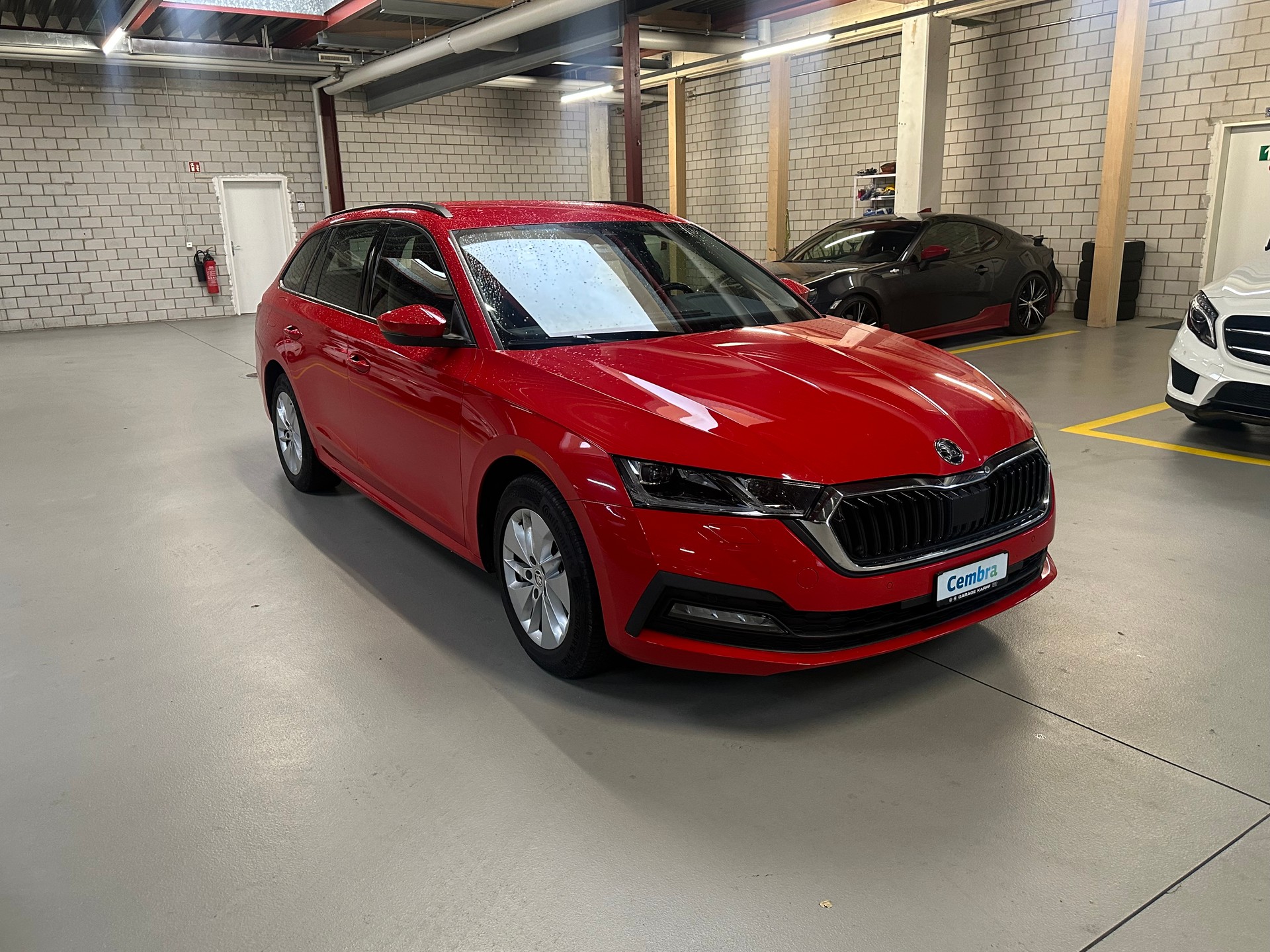 SKODA Octavia Combi 2.0 TDI DSG Ambition-image-6