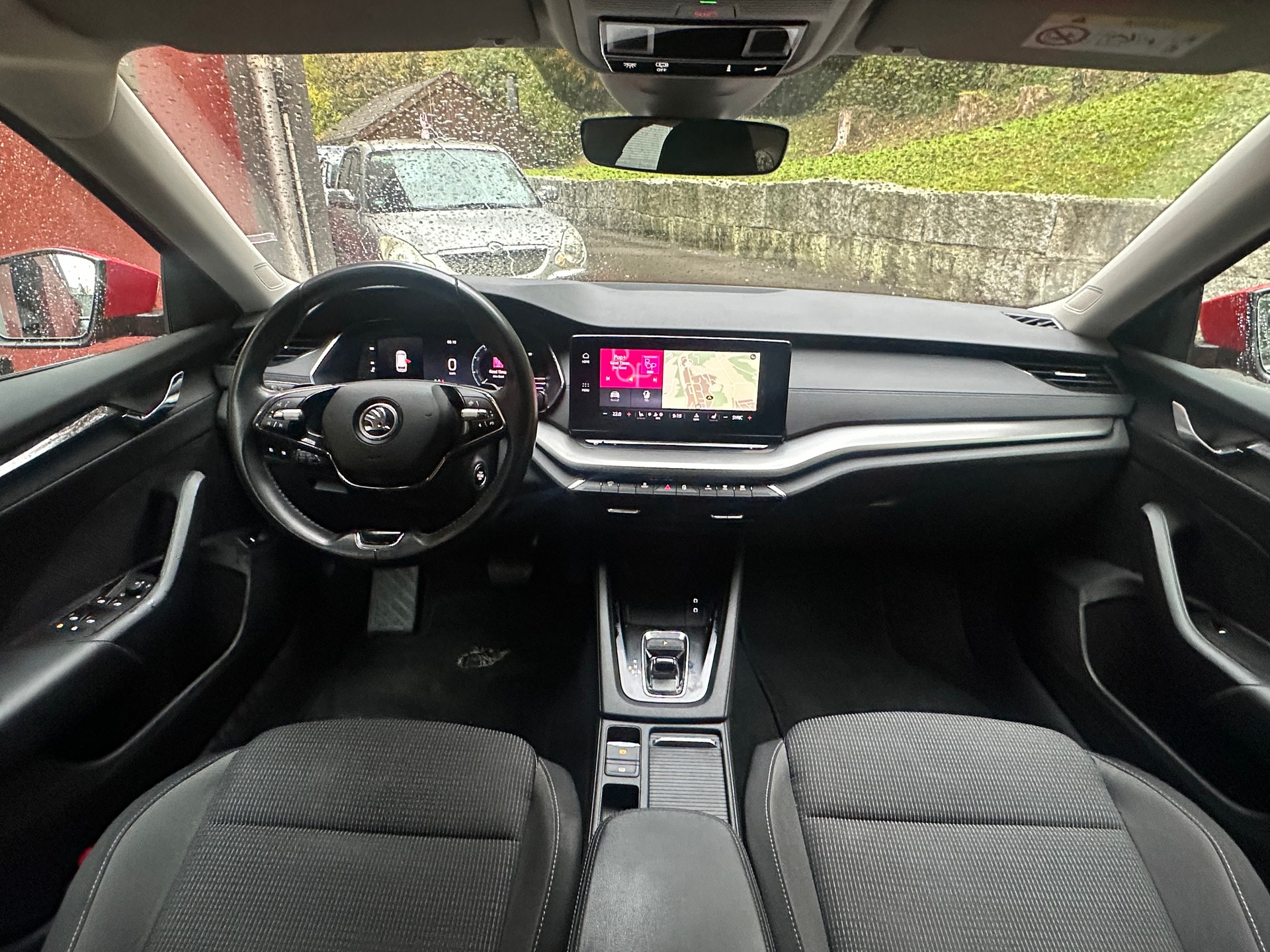SKODA Octavia Combi 2.0 TDI DSG Ambition-image-9