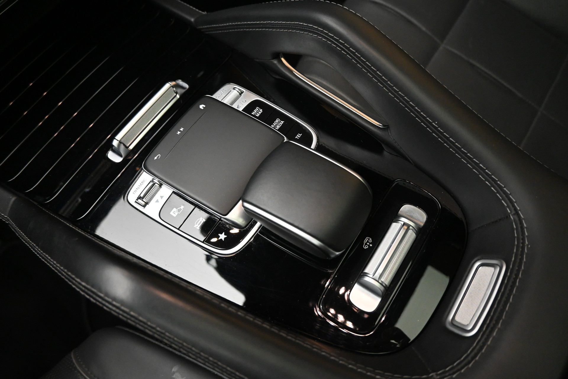 MERCEDES-BENZ GLE 580 4Matic AMG Line 9G-Tronic *AHK*-image-12