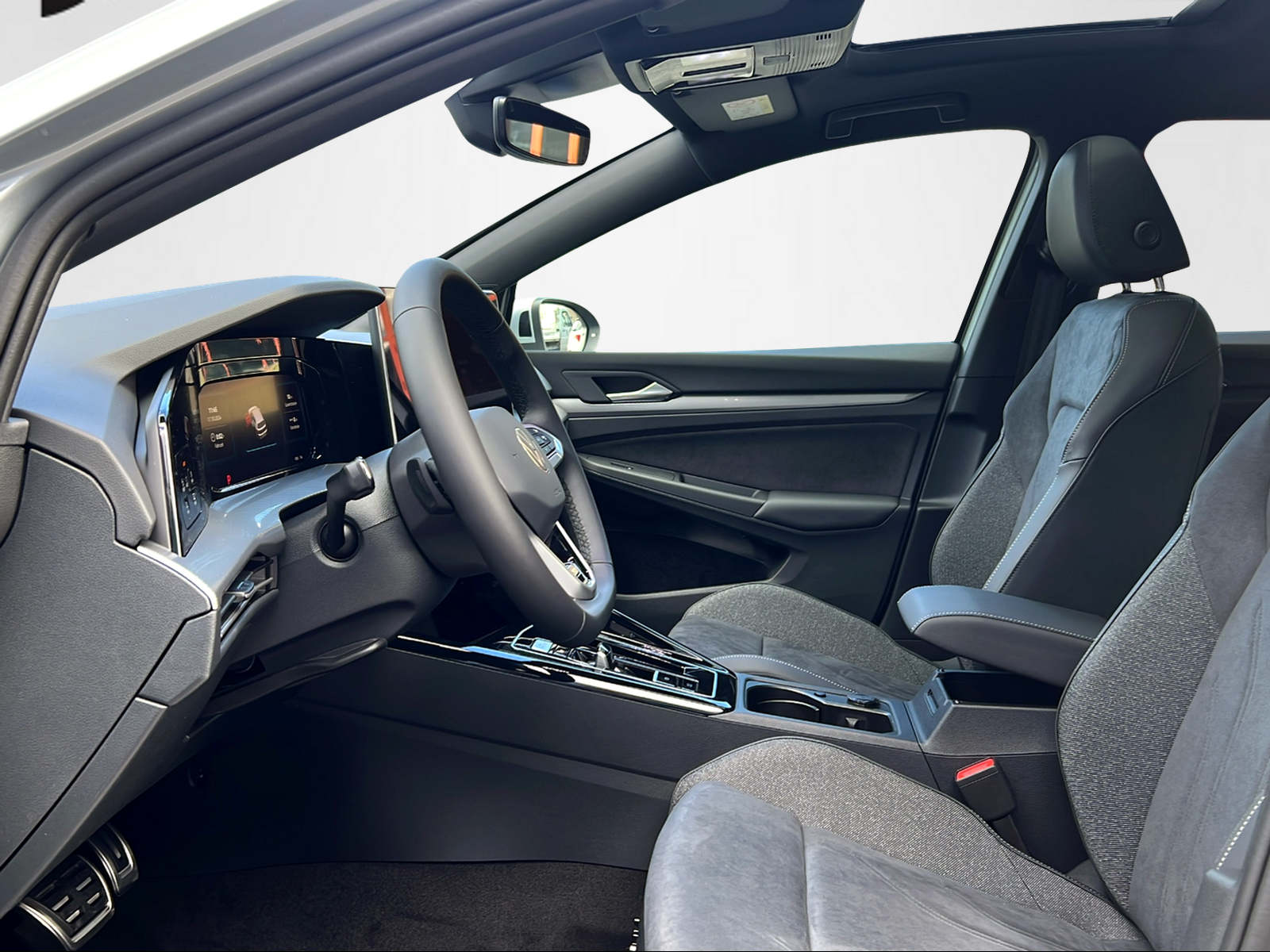 VW Golf VIII 1.5 TSI PHEV Edition 50 DSG-image-10