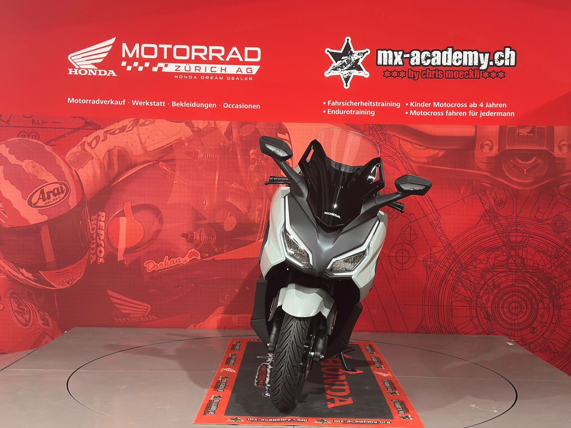HONDA Forza 350 Smart Top Box 2026*Neufahrzeug**Pearl Falcon Grey**Modell 2026**-image-2