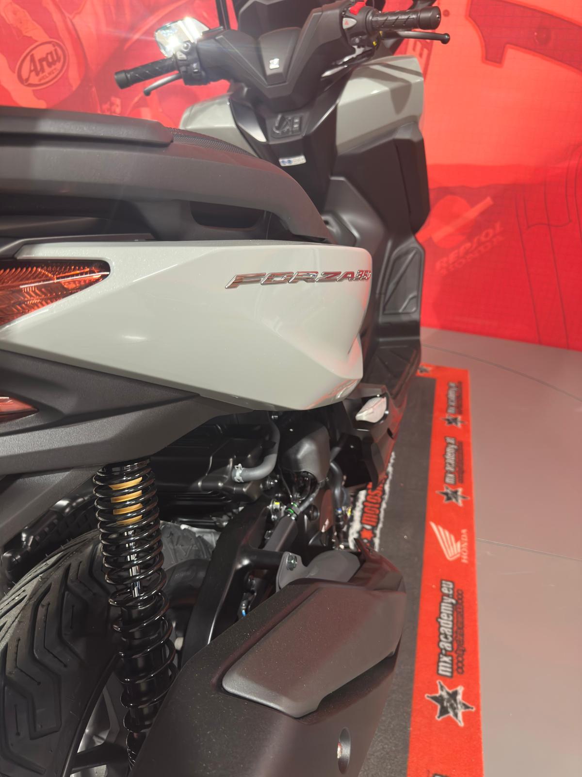 HONDA Forza 350 Smart Top Box 2026*Neufahrzeug**Pearl Falcon Grey**Modell 2026**-image-8