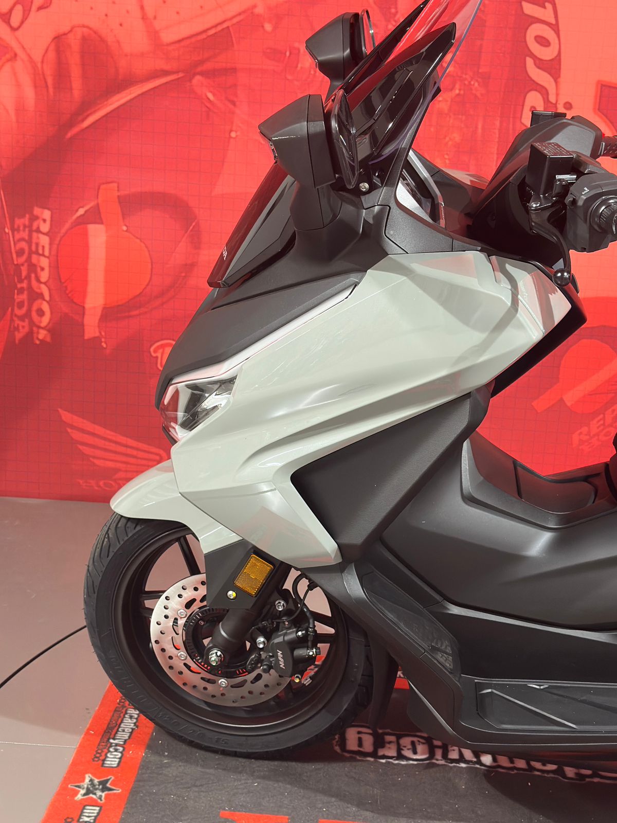 HONDA Forza 350 Smart Top Box 2026*Neufahrzeug**Pearl Falcon Grey**Modell 2026**-image-5