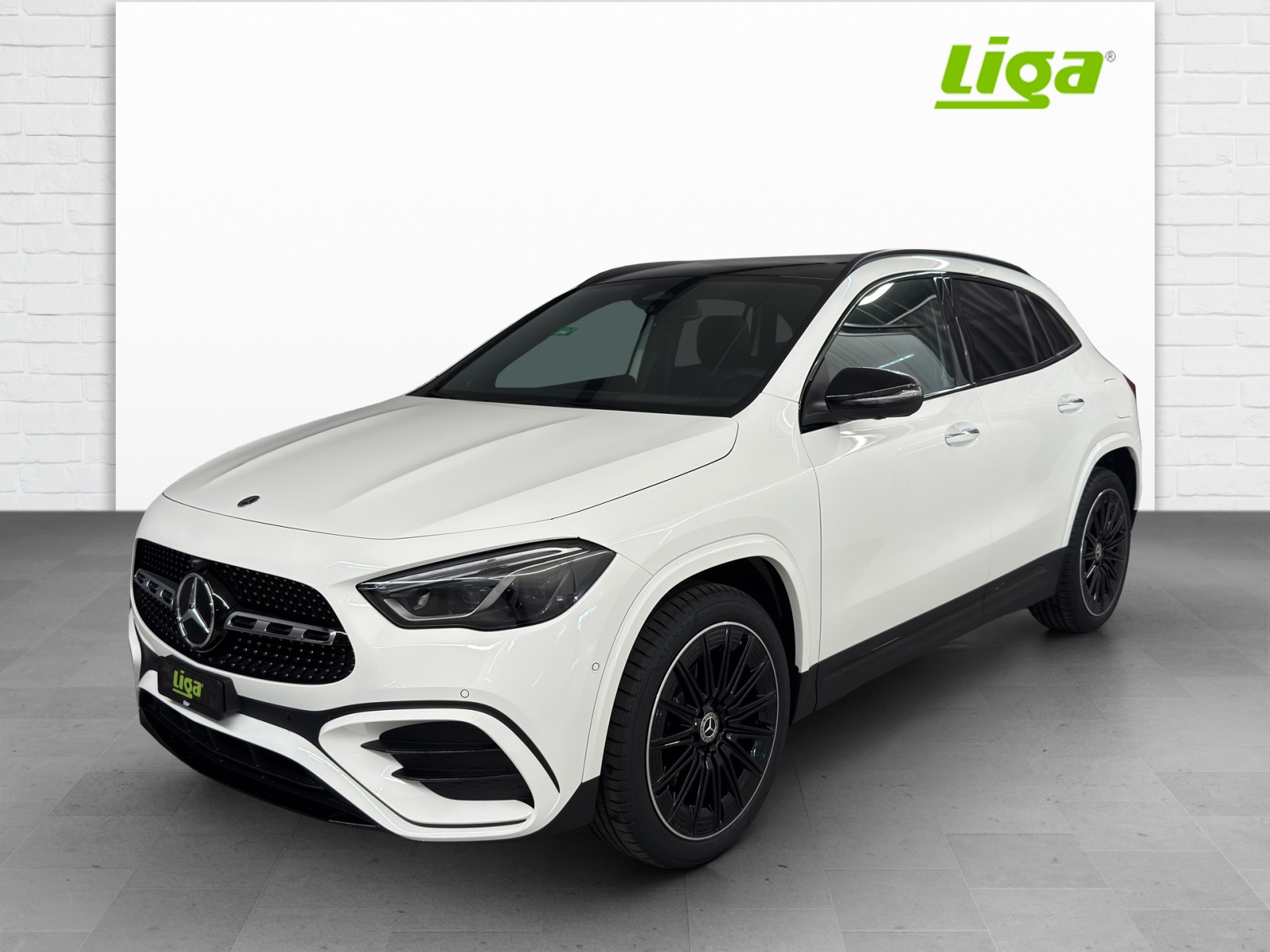 MERCEDES-BENZ GLA 250 e AMG Line EQ Star-showroom-element-1