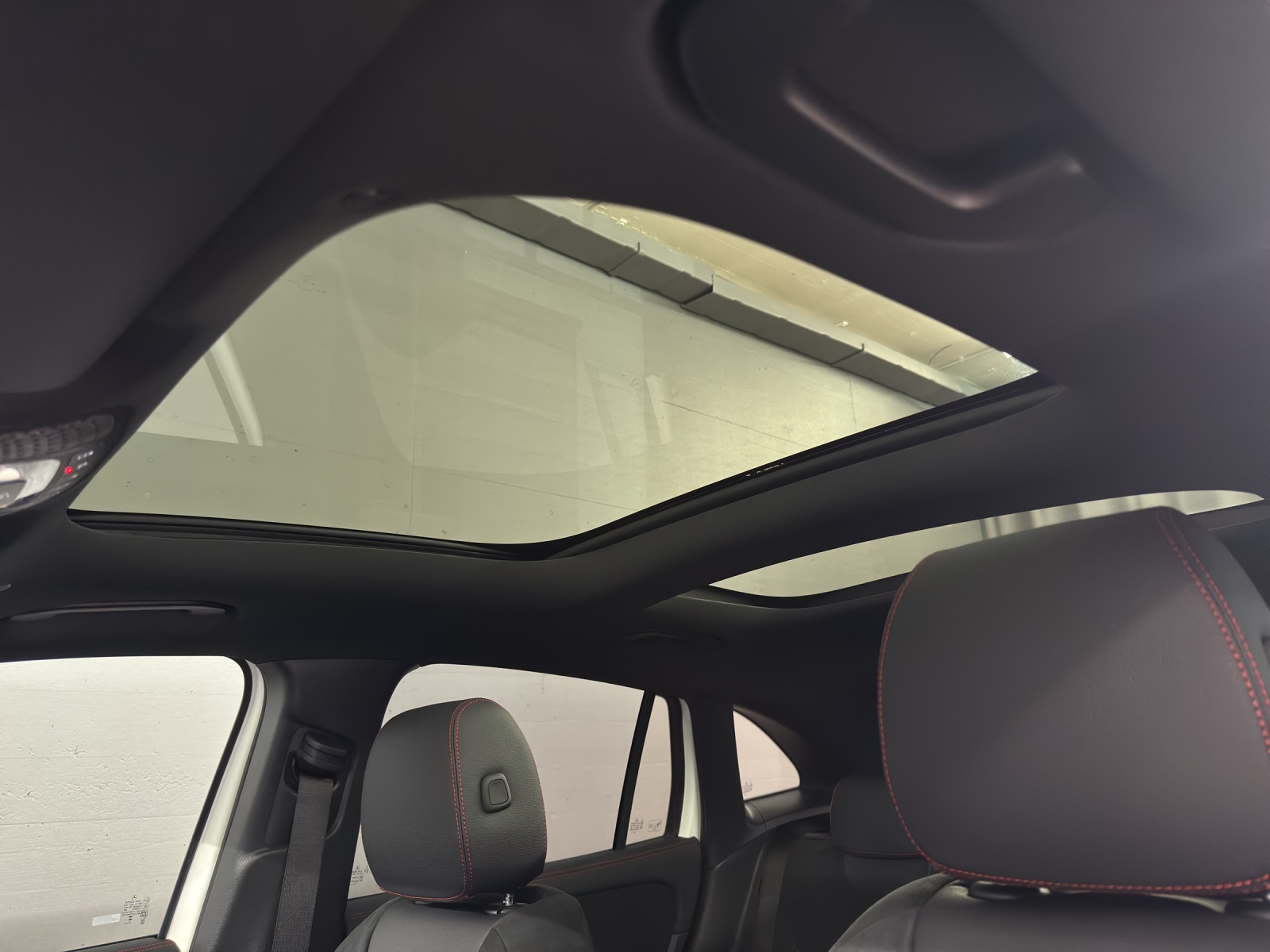 MERCEDES-BENZ GLA 250 e AMG Line EQ Star-image-15