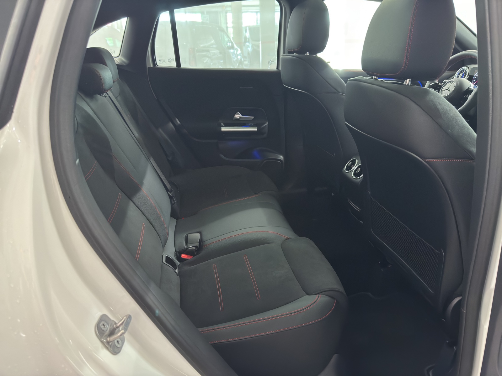 MERCEDES-BENZ GLA 250 e AMG Line EQ Star-image-9