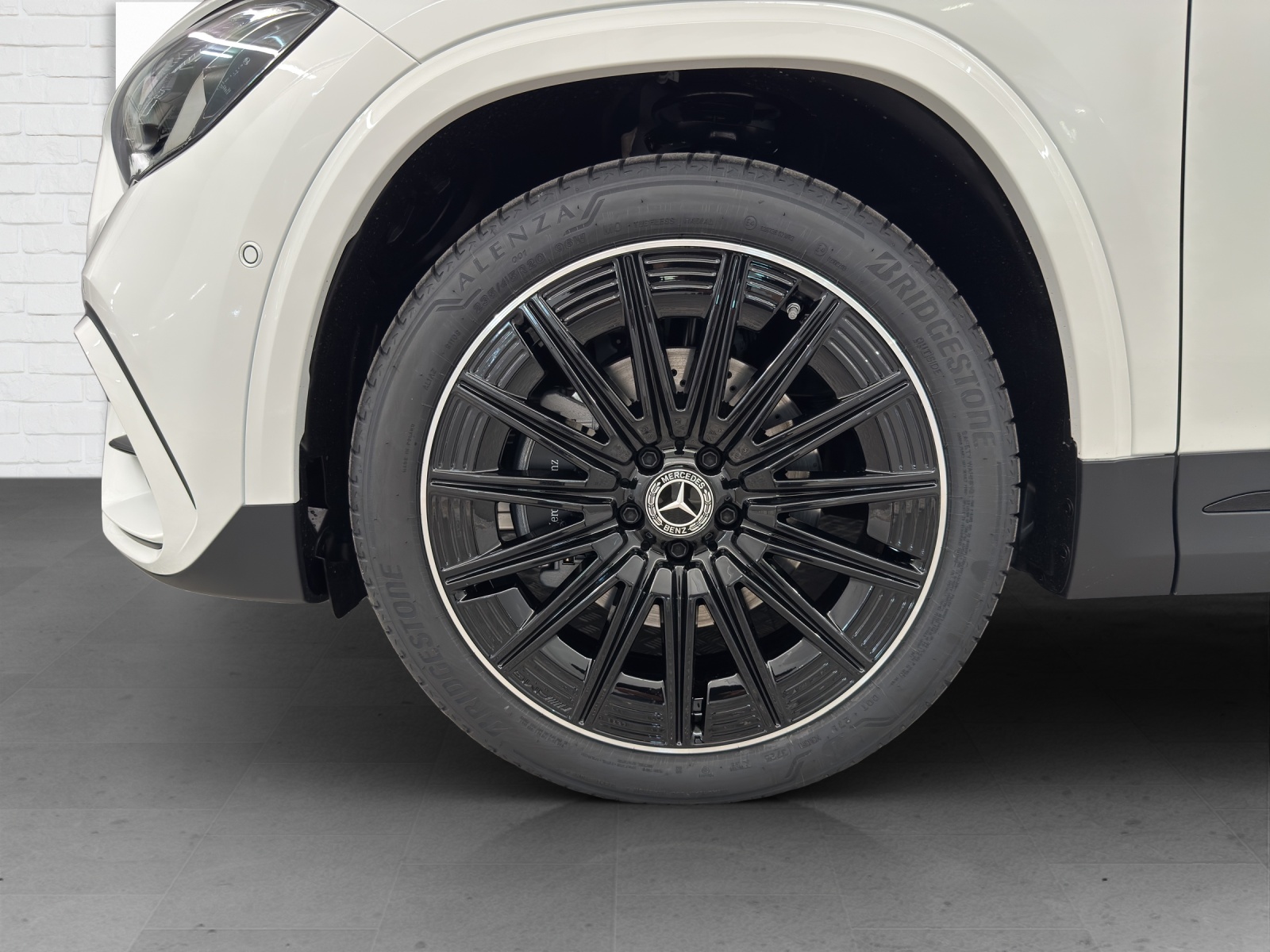 MERCEDES-BENZ GLA 250 e AMG Line EQ Star-image-5