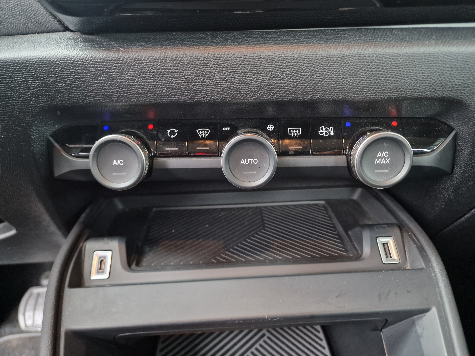 CITROEN C4 Electric Swiss Edition 8x Alu 24Mt Gara-image-21