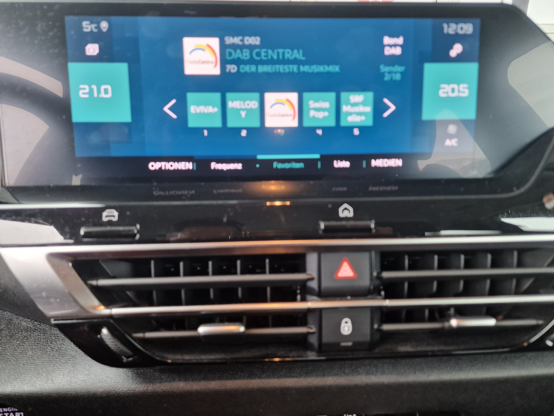 CITROEN C4 Electric Swiss Edition 8x Alu 24Mt Gara-image-19