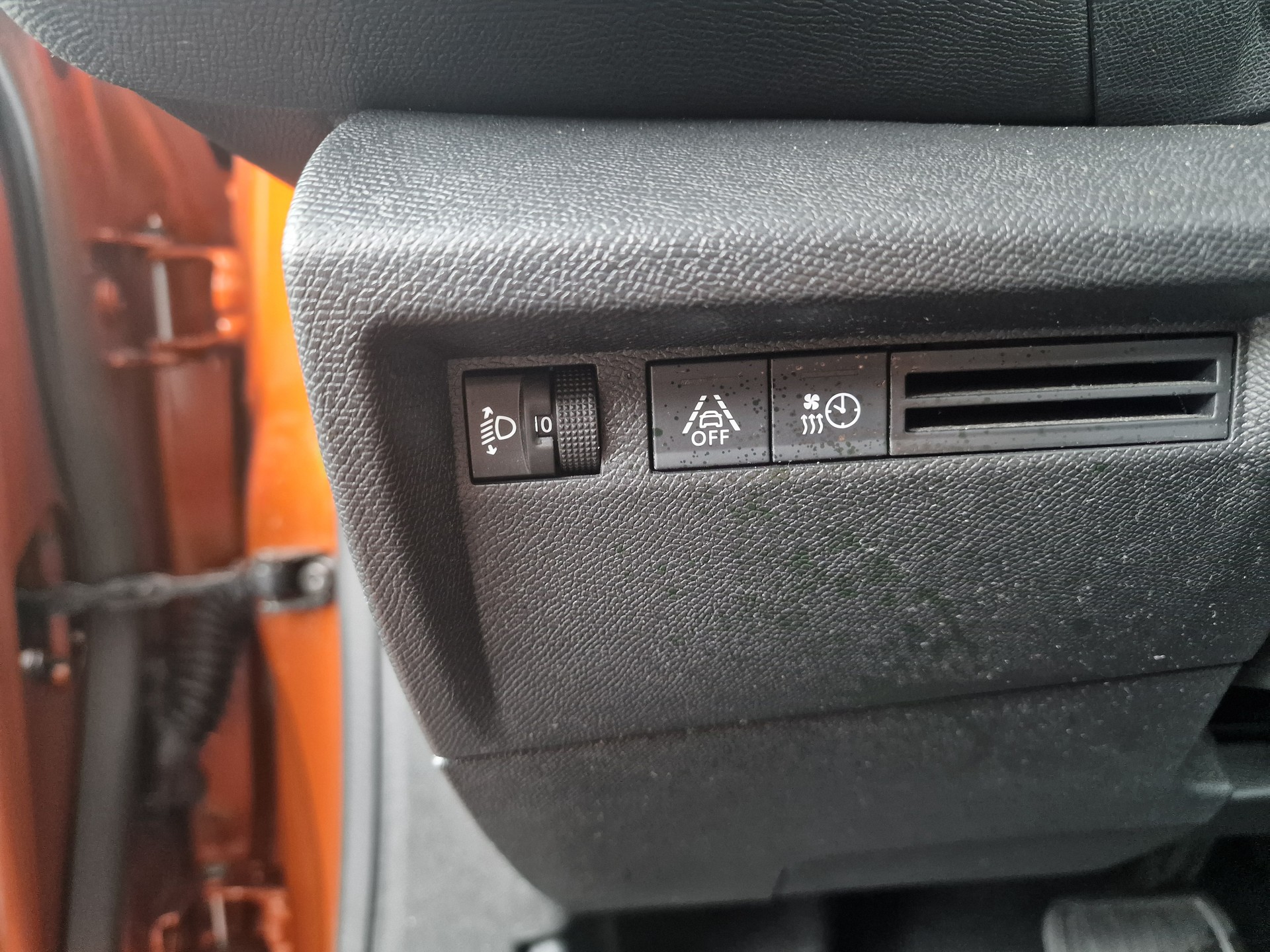 CITROEN C4 Electric Swiss Edition 8x Alu 24Mt Gara-image-24