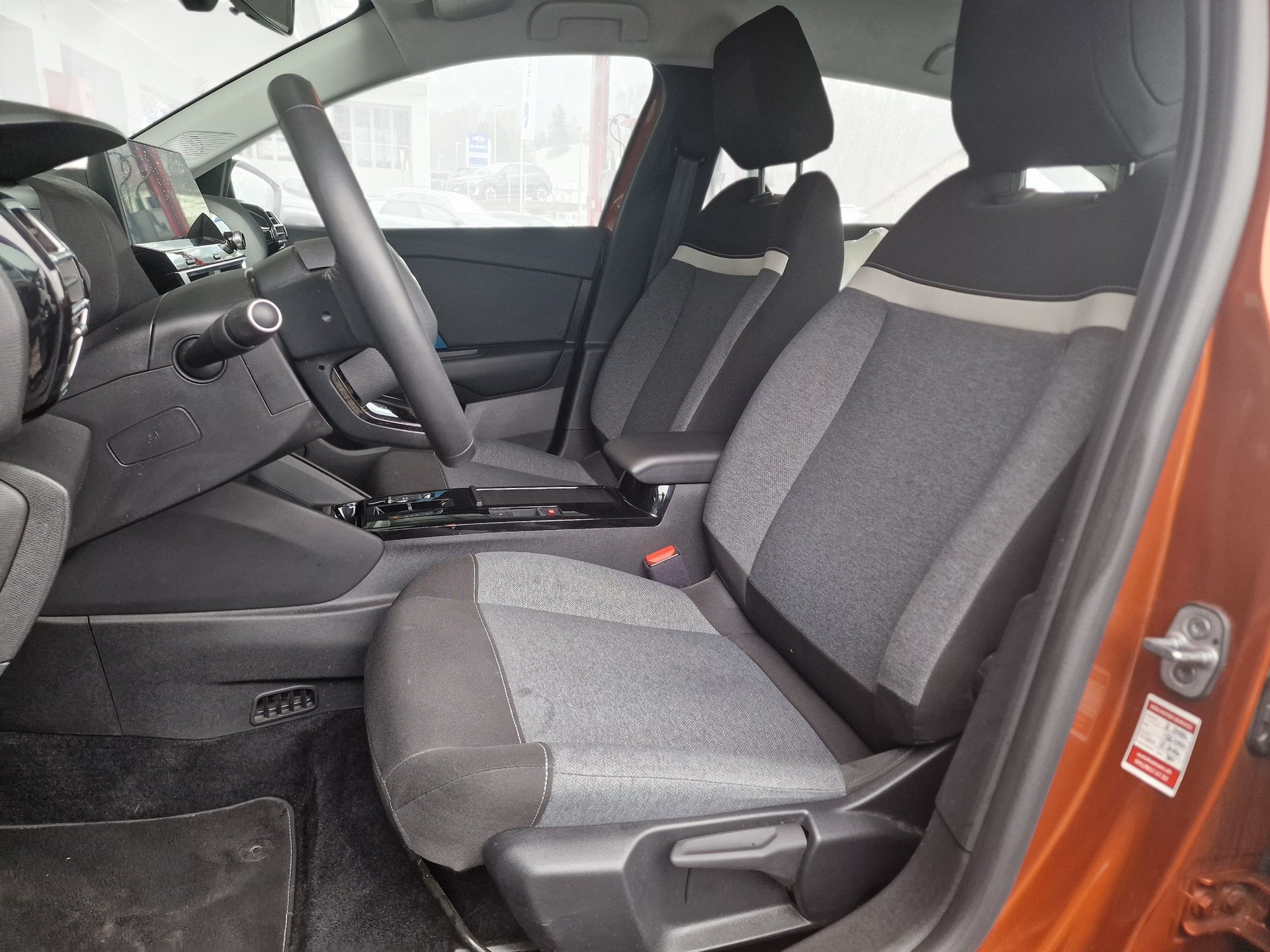 CITROEN C4 Electric Swiss Edition 8x Alu 24Mt Gara-image-10