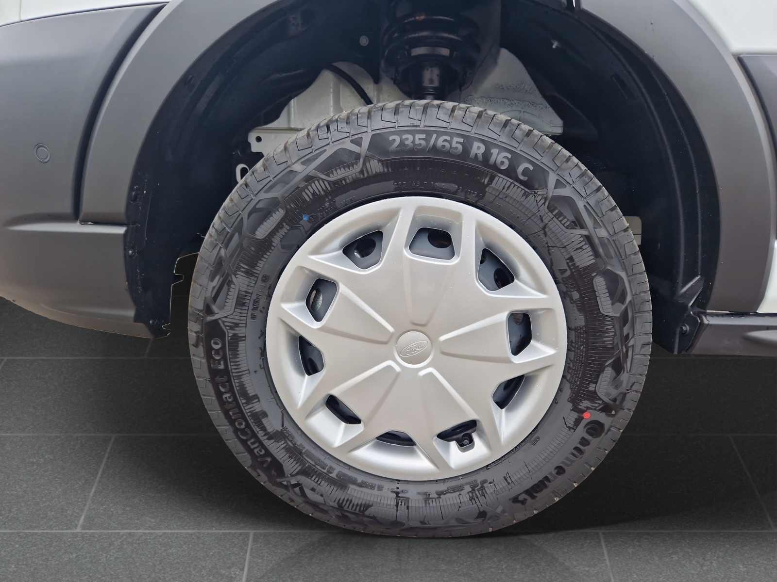 FORD E-Transit Van 350 L2H2 67kWh Trend-image-18