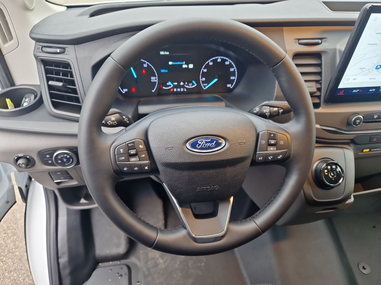 FORD E-Transit Van 350 L2H2 67kWh Trend-image-11