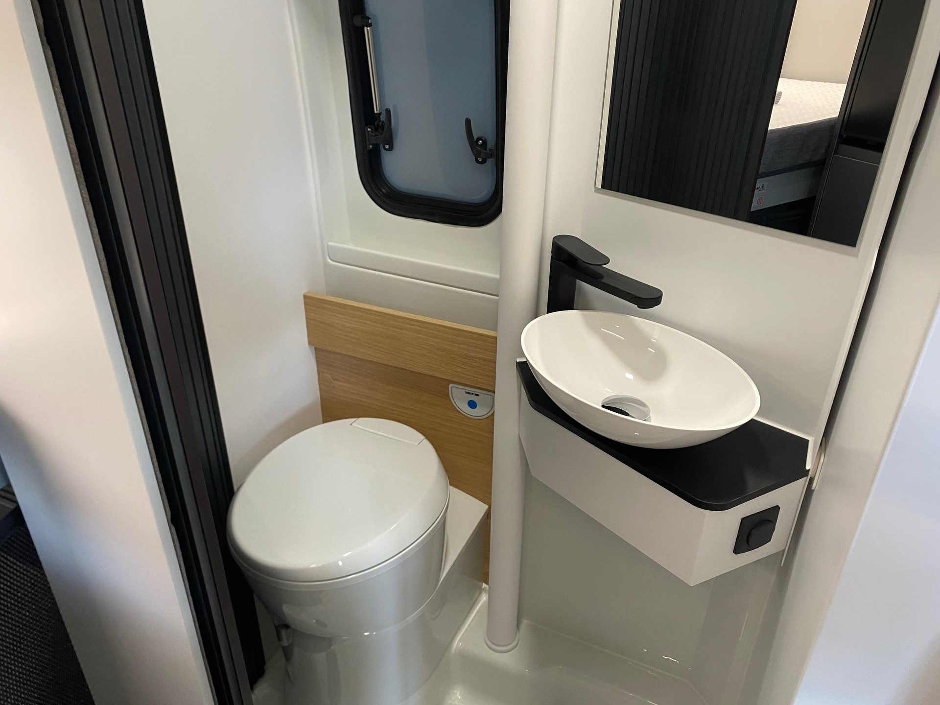 ADRIA TWIN 640 SGX 60Y DELUXE-image-10