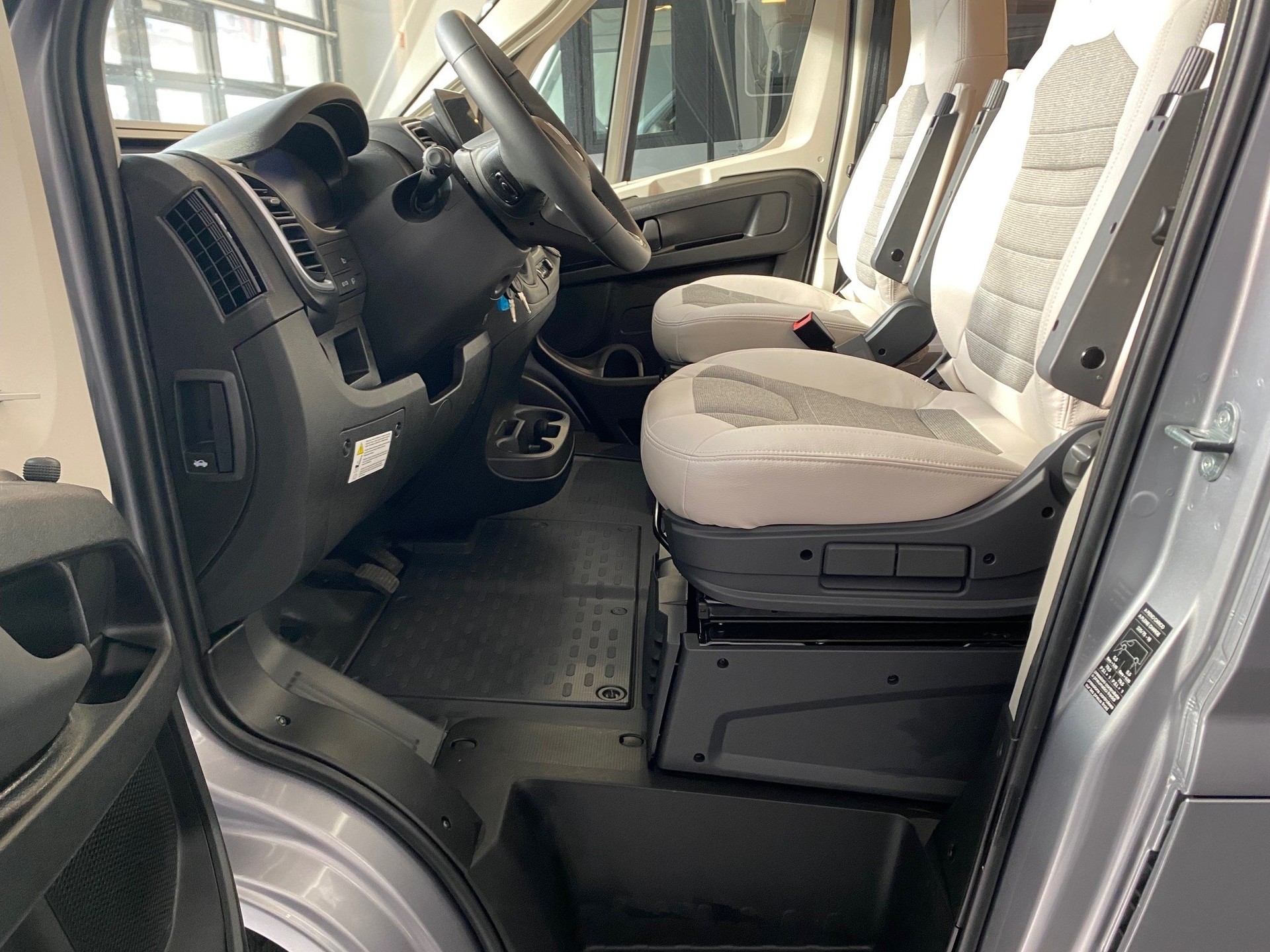 ADRIA TWIN 640 SGX 60Y DELUXE-image-3
