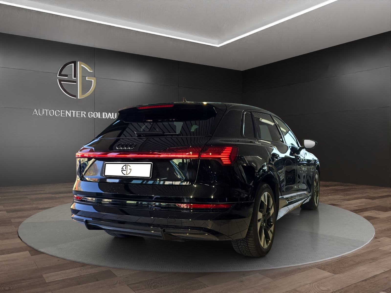 AUDI e-tron 55 S Line quattro-showroom-element-3