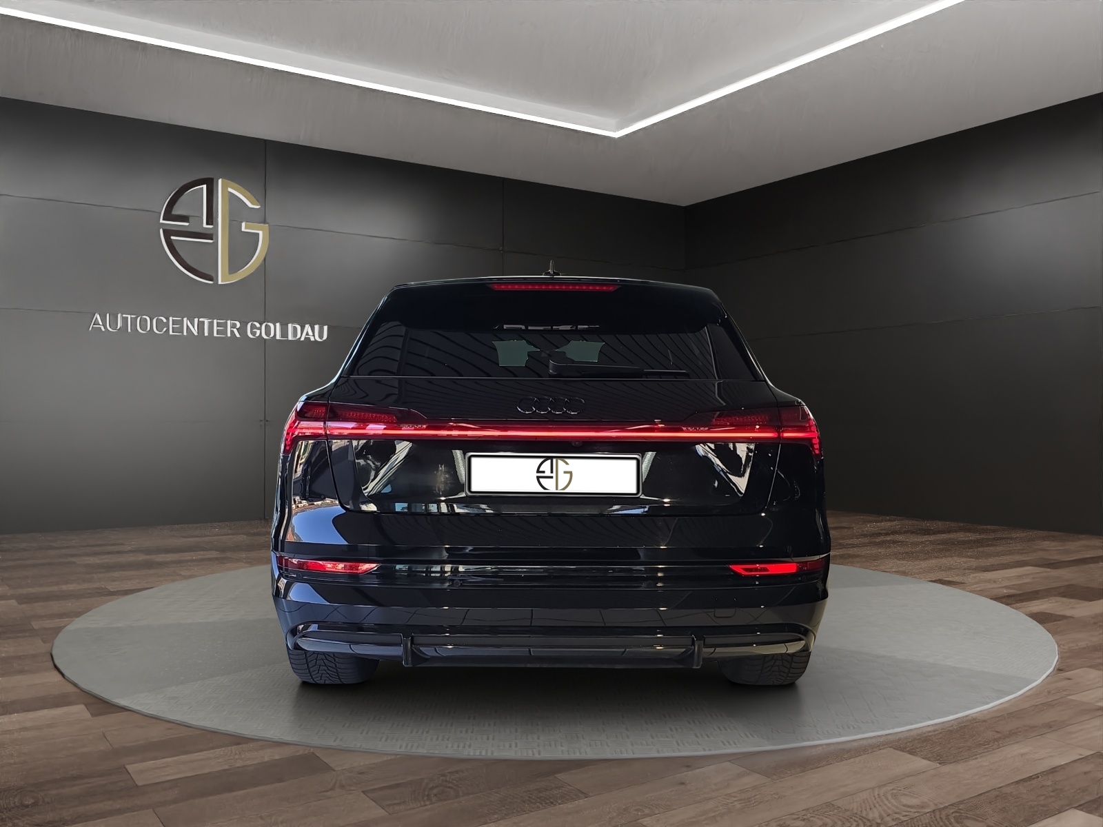 AUDI e-tron 55 S Line quattro-showroom-element-2