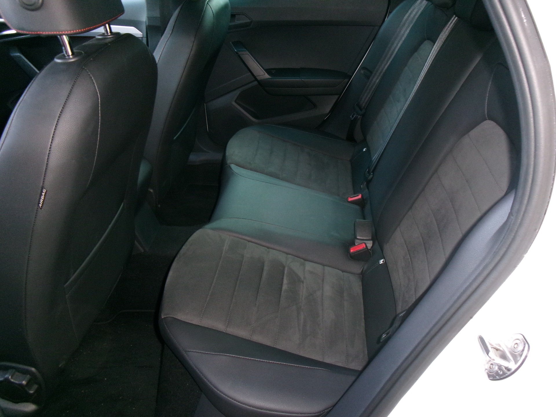 SEAT Ibiza 1.0 EcoTSI FR DSG-image-4