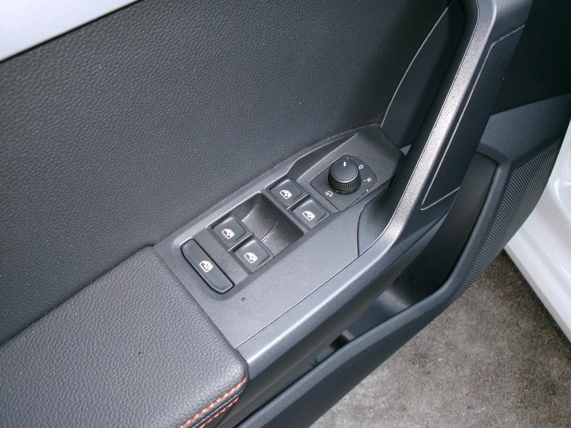 SEAT Ibiza 1.0 EcoTSI FR DSG-image-7