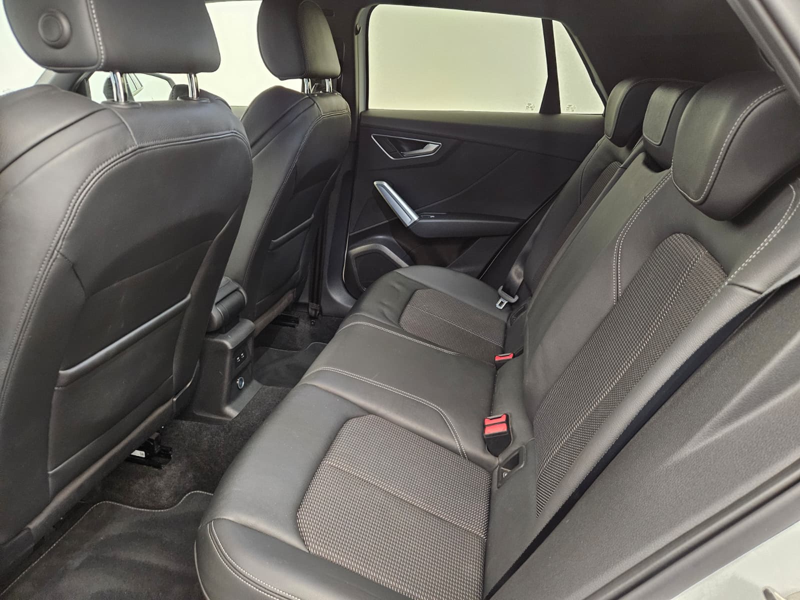 AUDI Q2 40 TFSI advanced Attraction quattro S-tronic-image-13