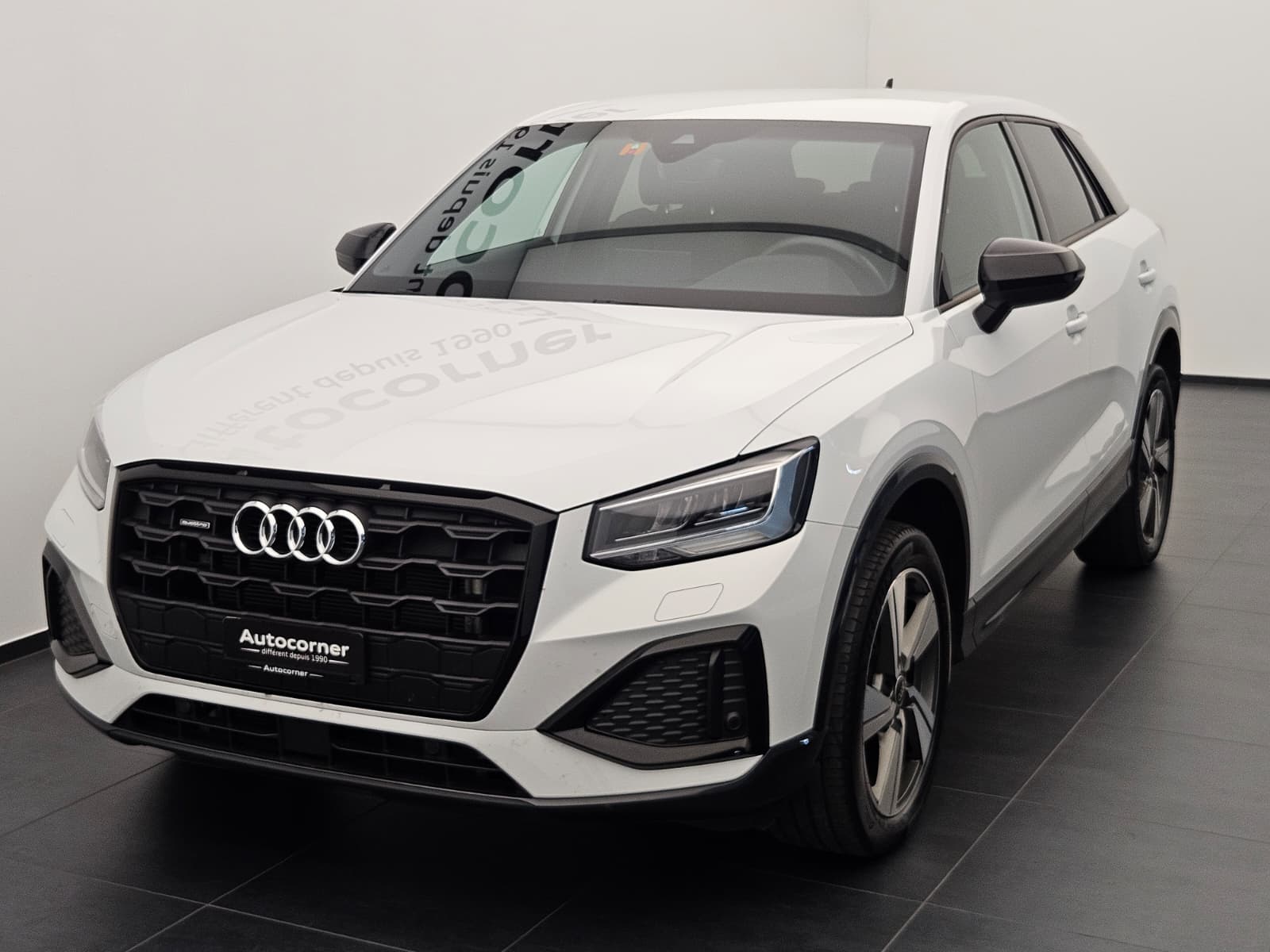 AUDI Q2 40 TFSI advanced Attraction quattro S-tronic-showroom-element-2