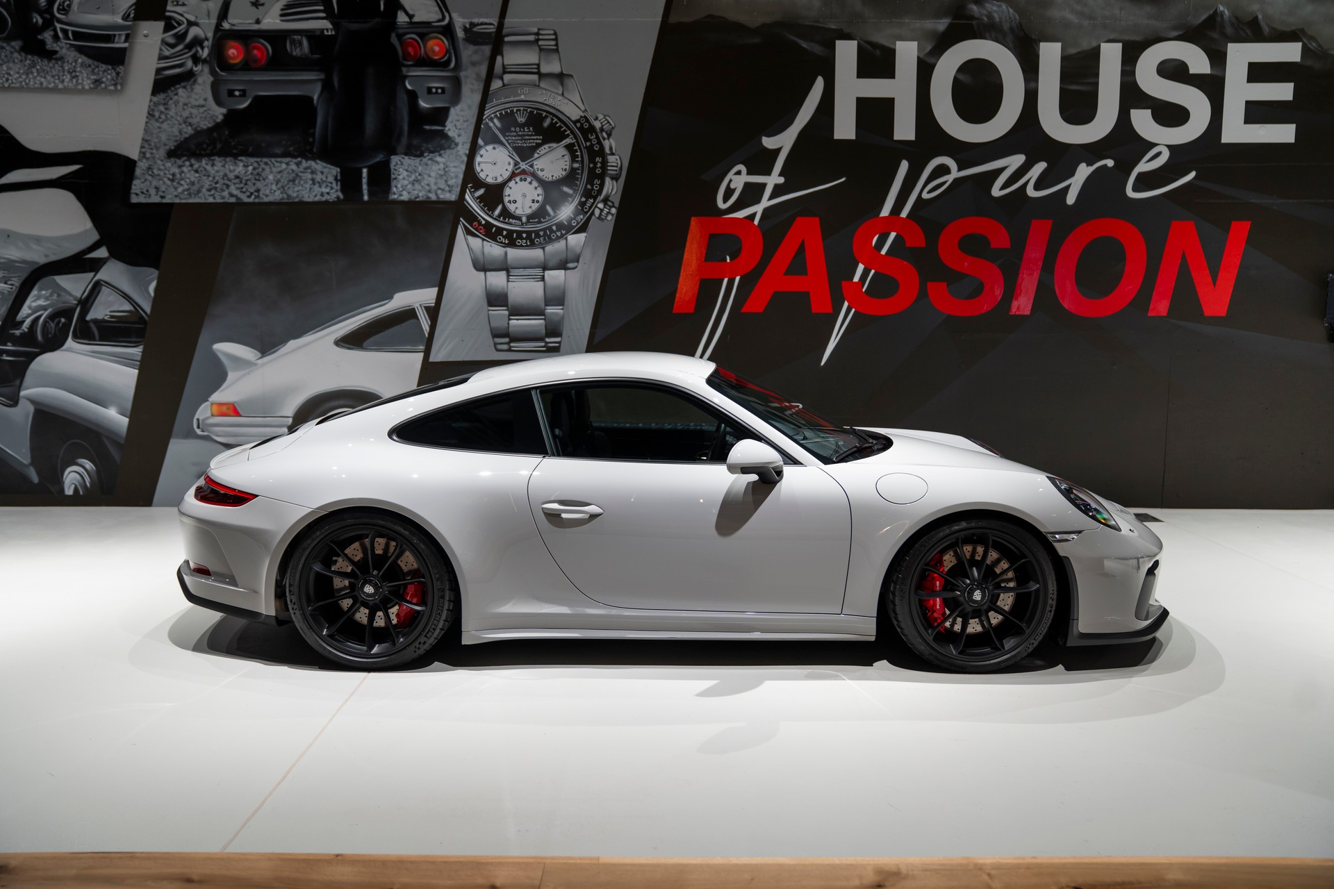 PORSCHE 911 GT3 Touring-showroom-element-2
