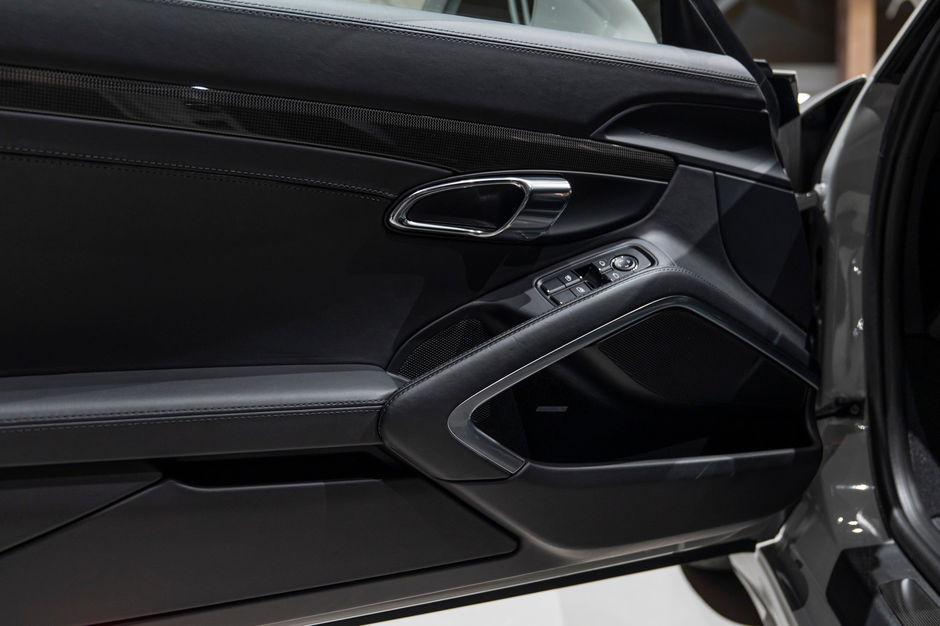 PORSCHE 911 GT3 Touring-image-9