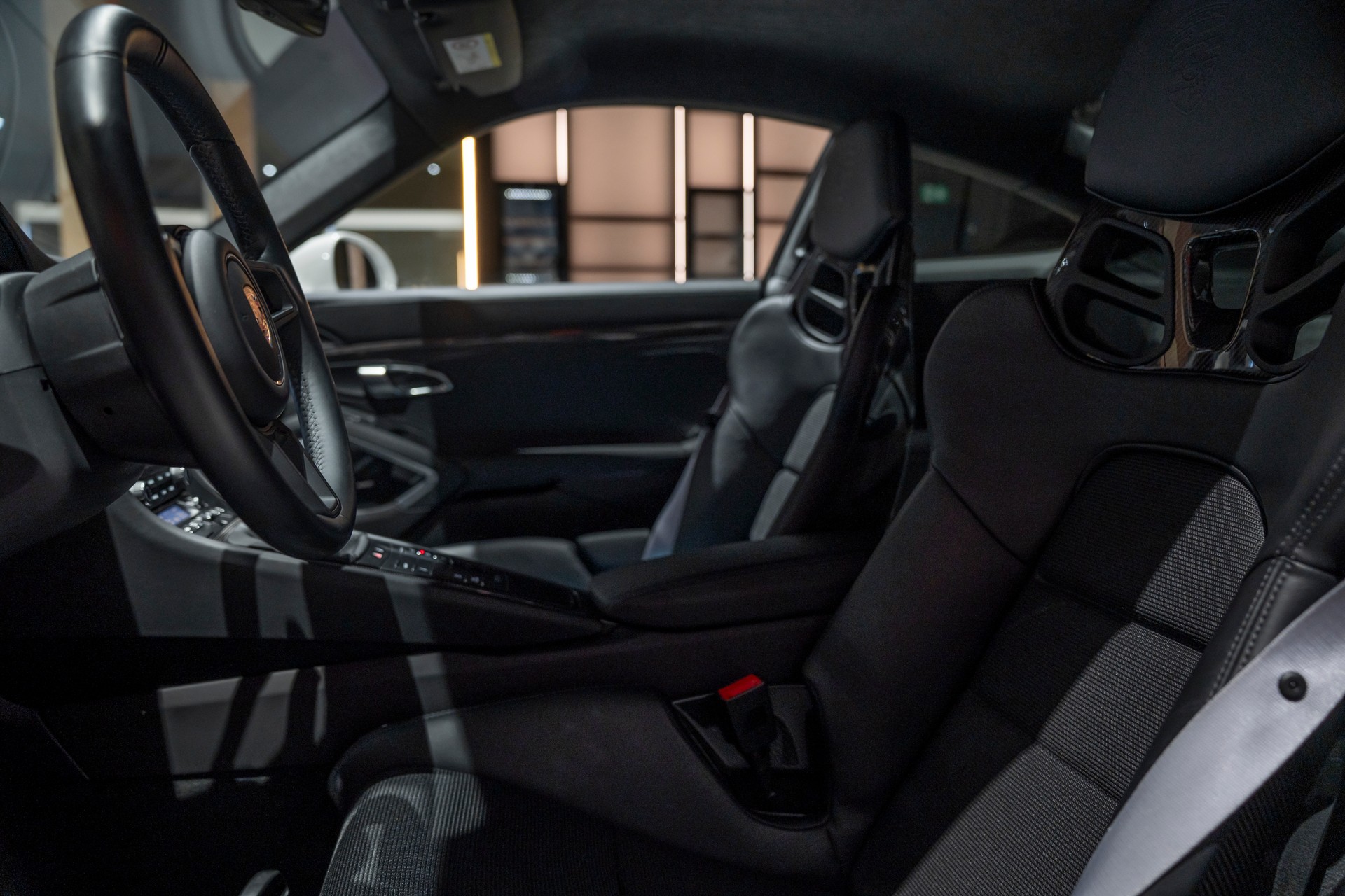 PORSCHE 911 GT3 Touring-image-8