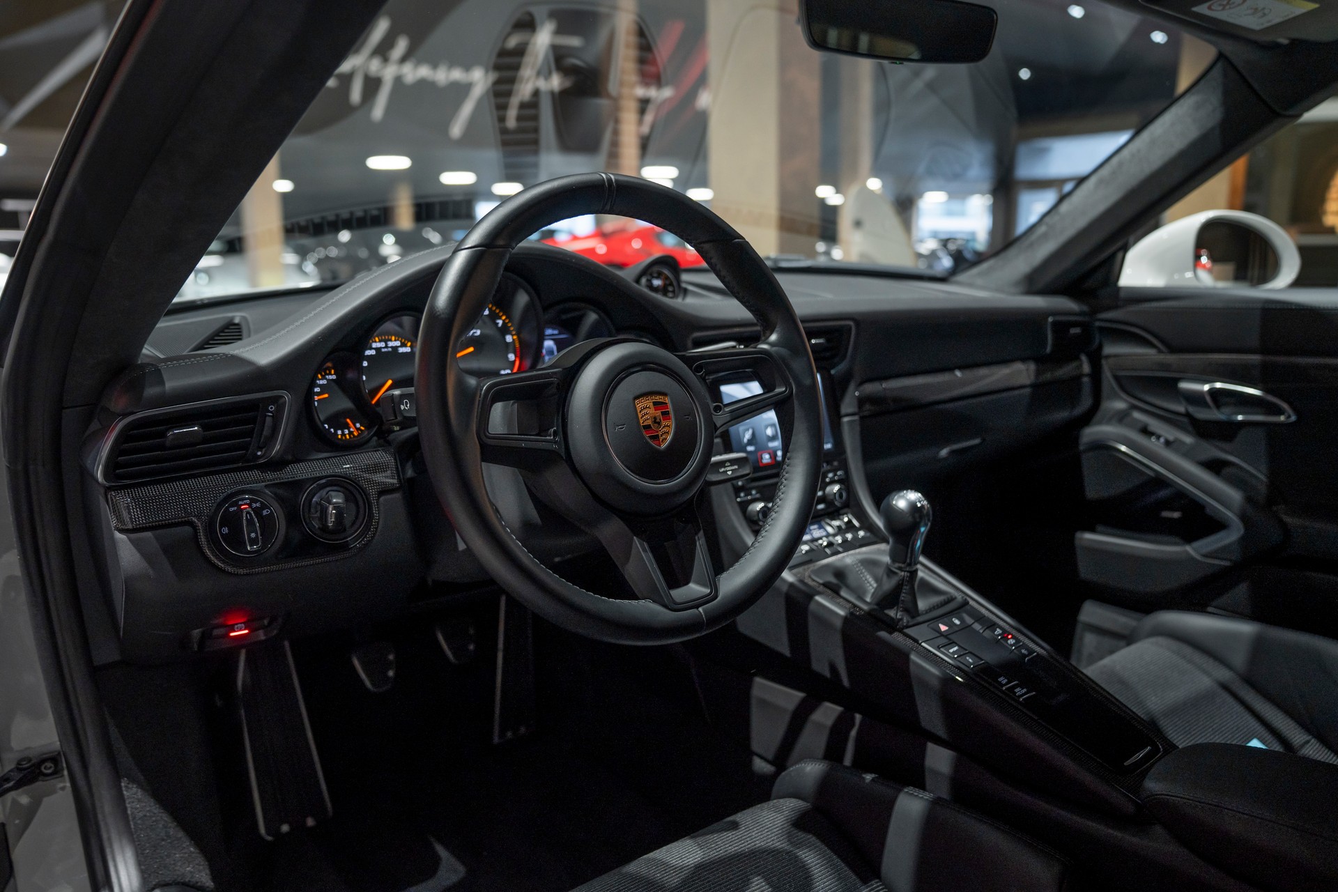 PORSCHE 911 GT3 Touring-image-7
