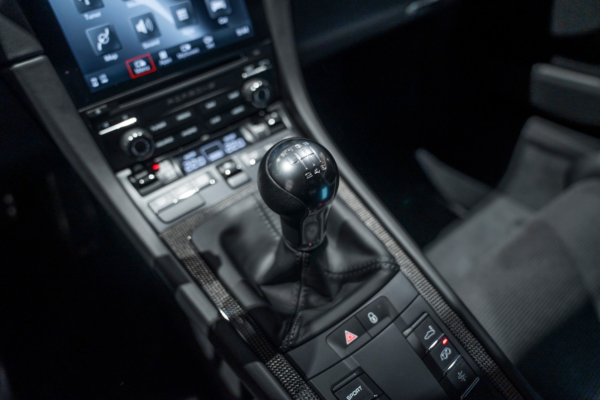 PORSCHE 911 GT3 Touring-image-12