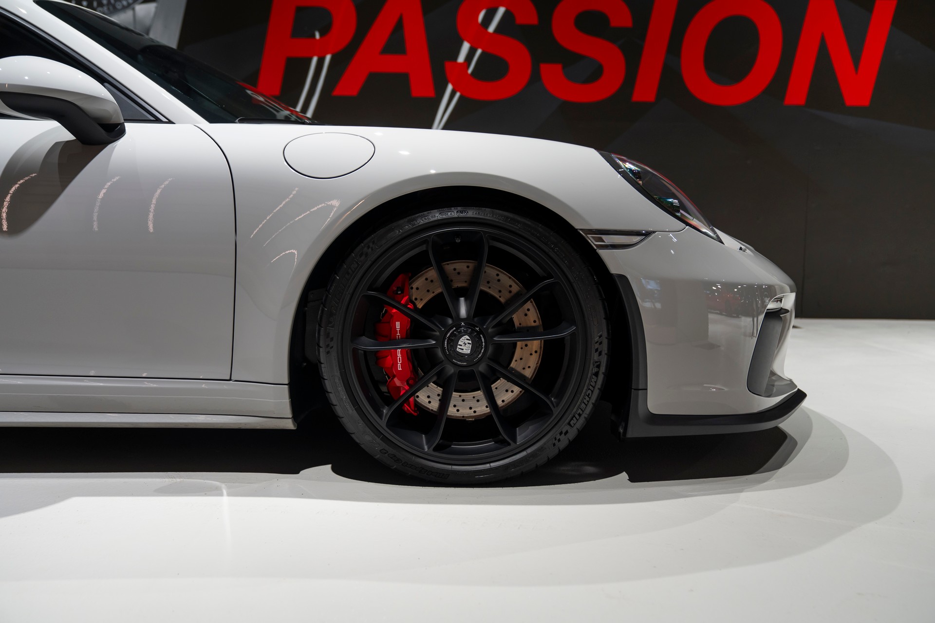PORSCHE 911 GT3 Touring-image-5
