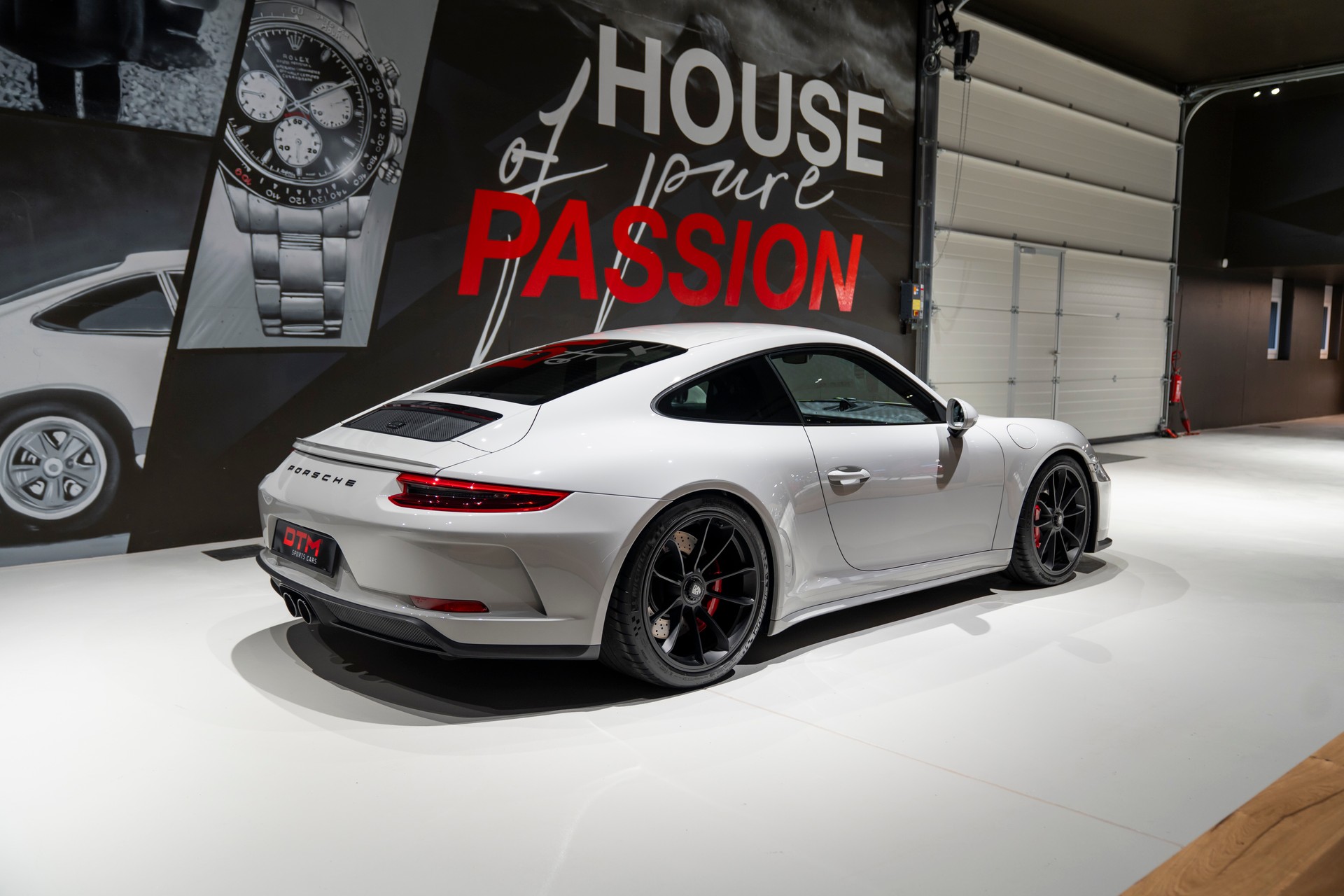 PORSCHE 911 GT3 Touring-showroom-element-3