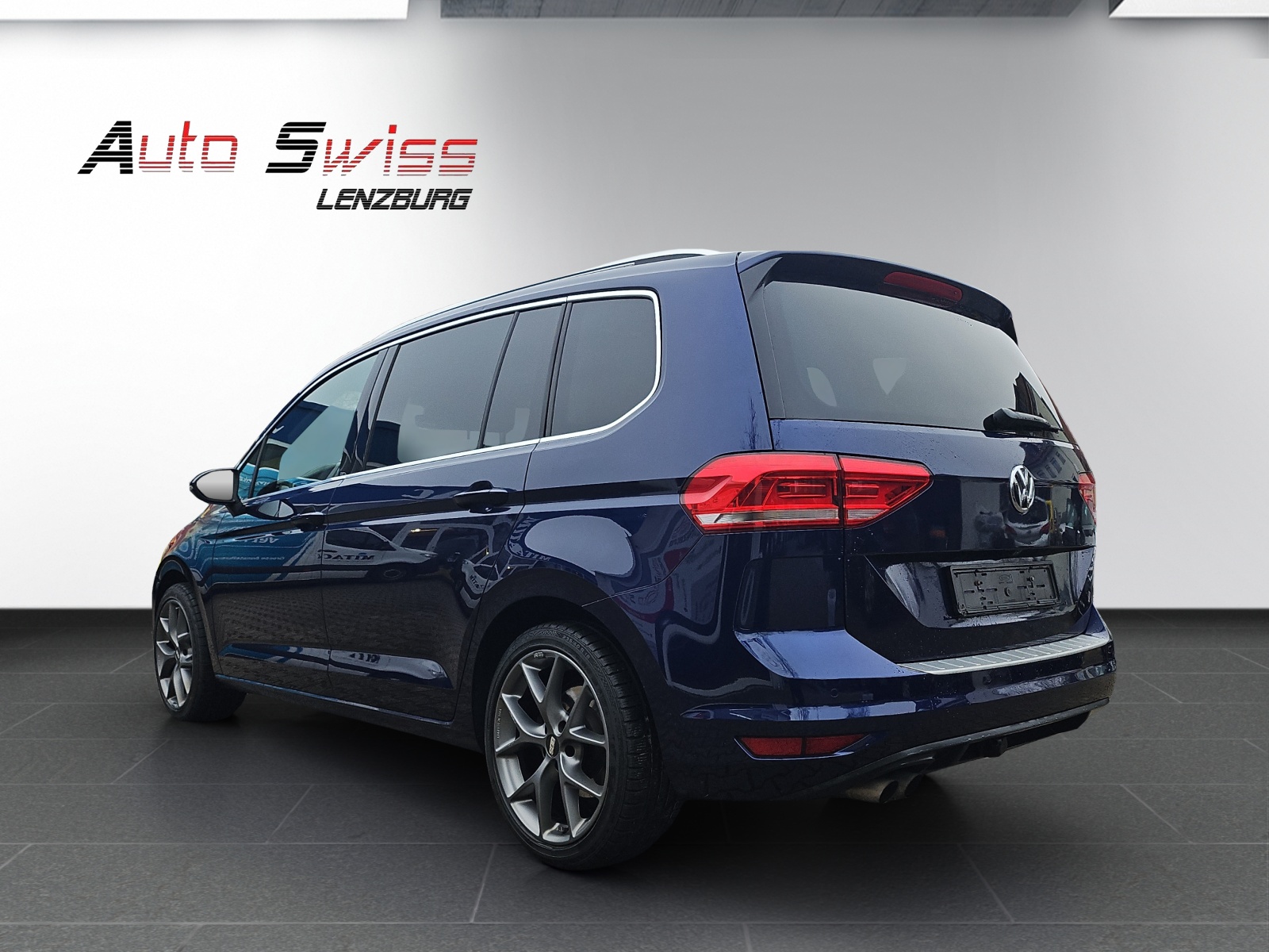 VW Touran 1.8 TSI BlueMotion Technology Highline DSG-image-2