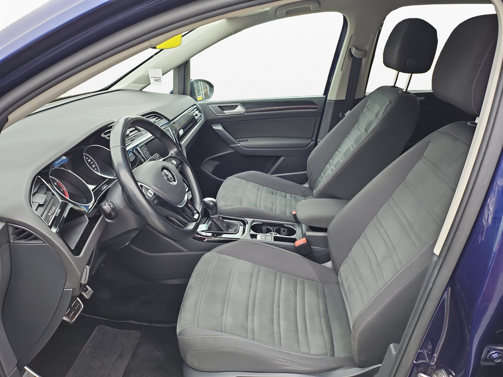 VW Touran 1.8 TSI BlueMotion Technology Highline DSG-image-11
