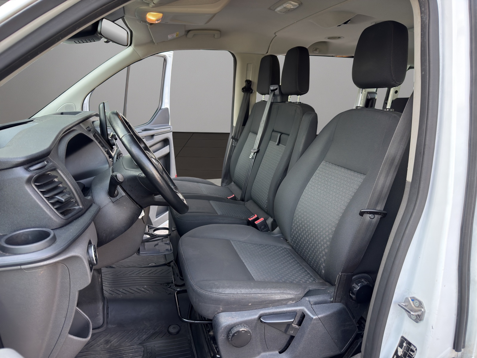 FORD Transit Custom 320 L2H1 Trend-image-8