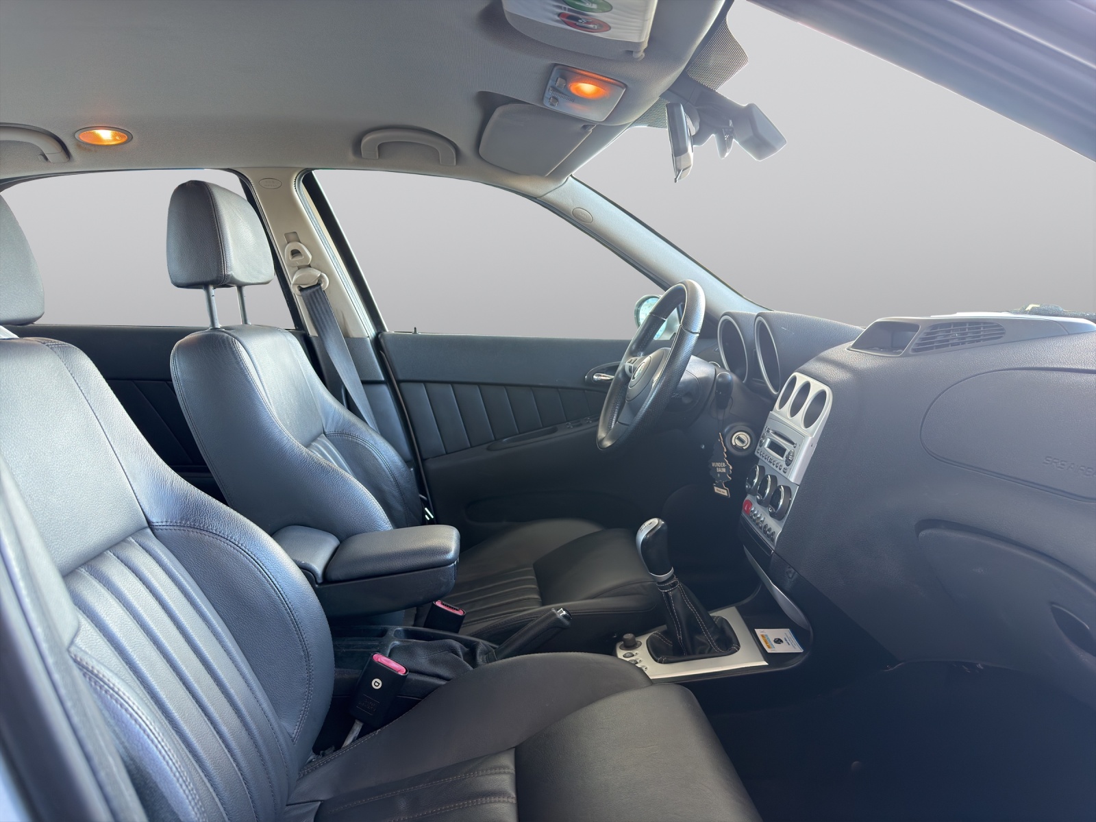 ALFA ROMEO 156 2.0 JTS Distinctive-showroom-element-1