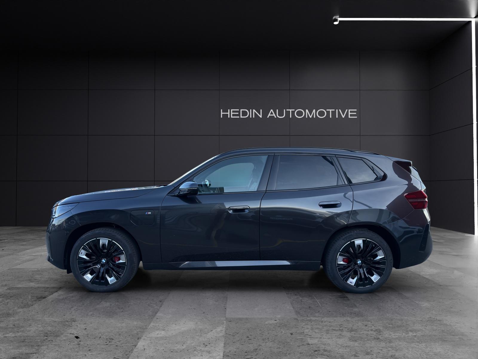 BMW X3 30e xDrive-showroom-element-2